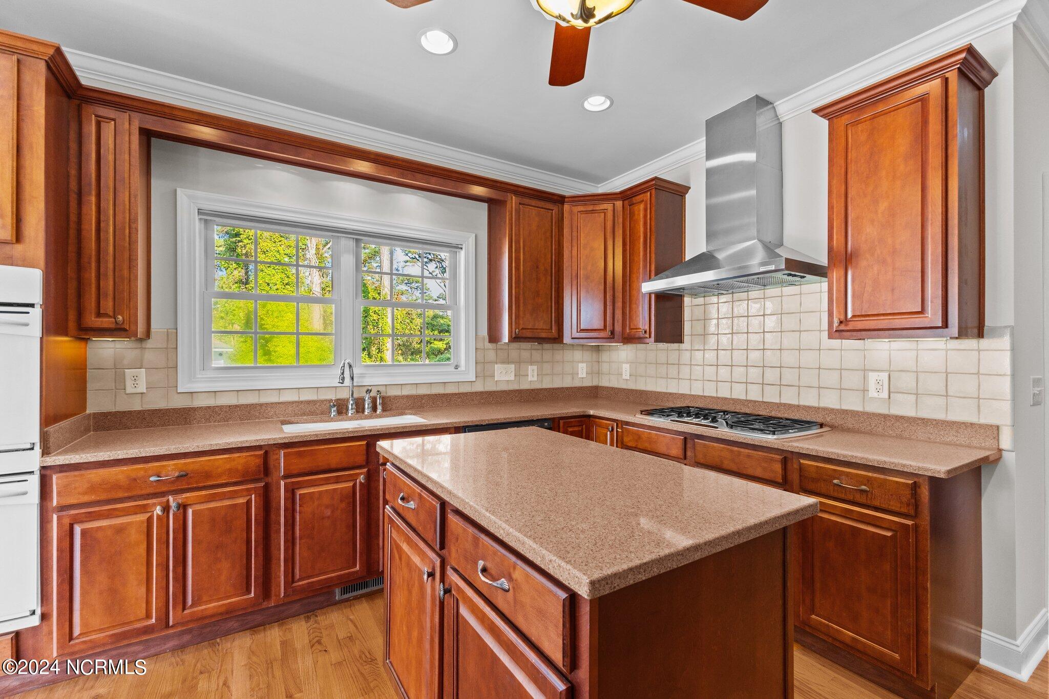 161 Howland Parkway
