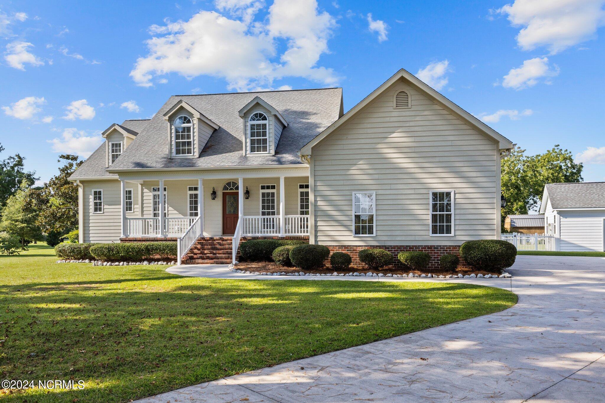 161 Howland Parkway