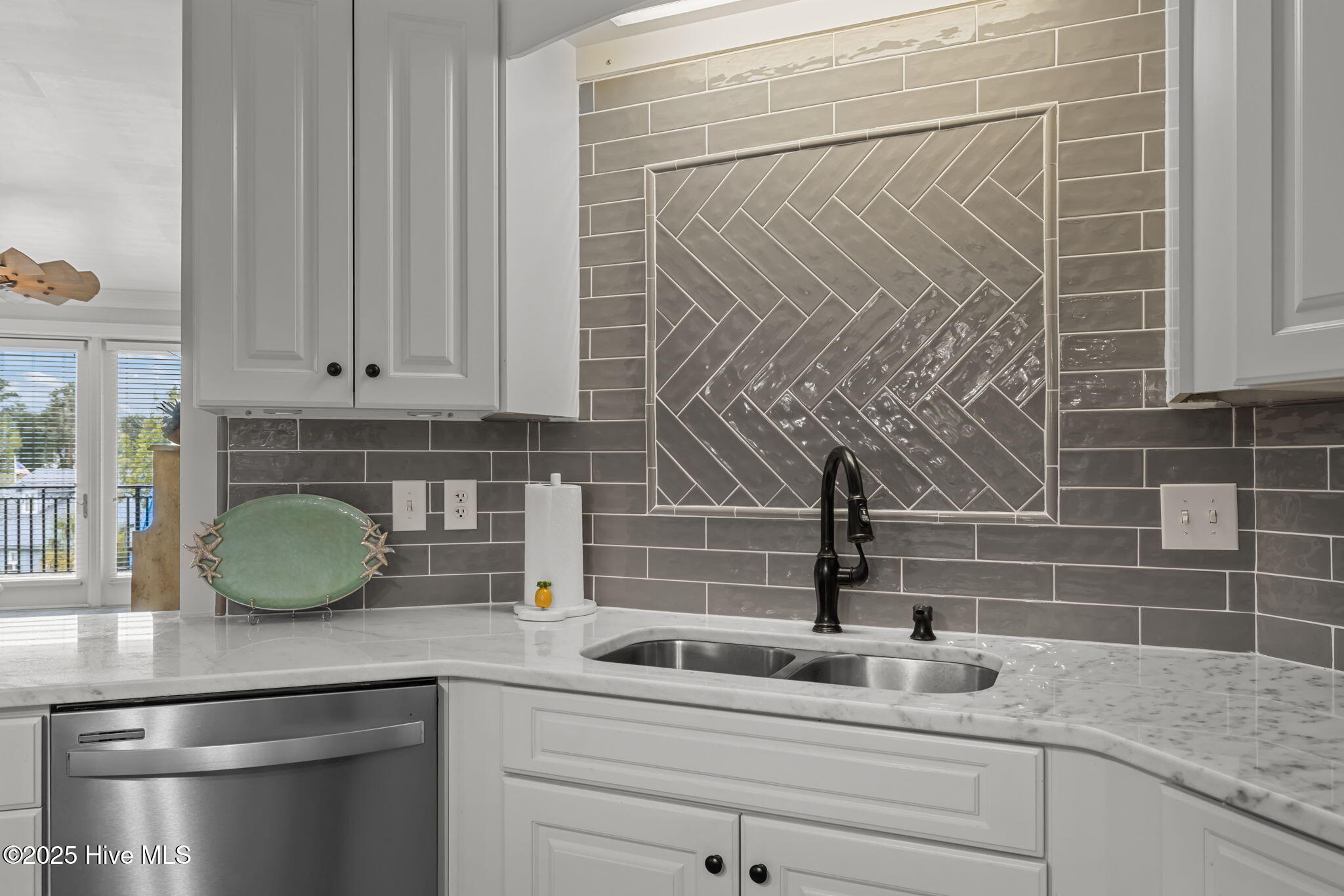 4425 Arendell Street, 105 & Slip #38