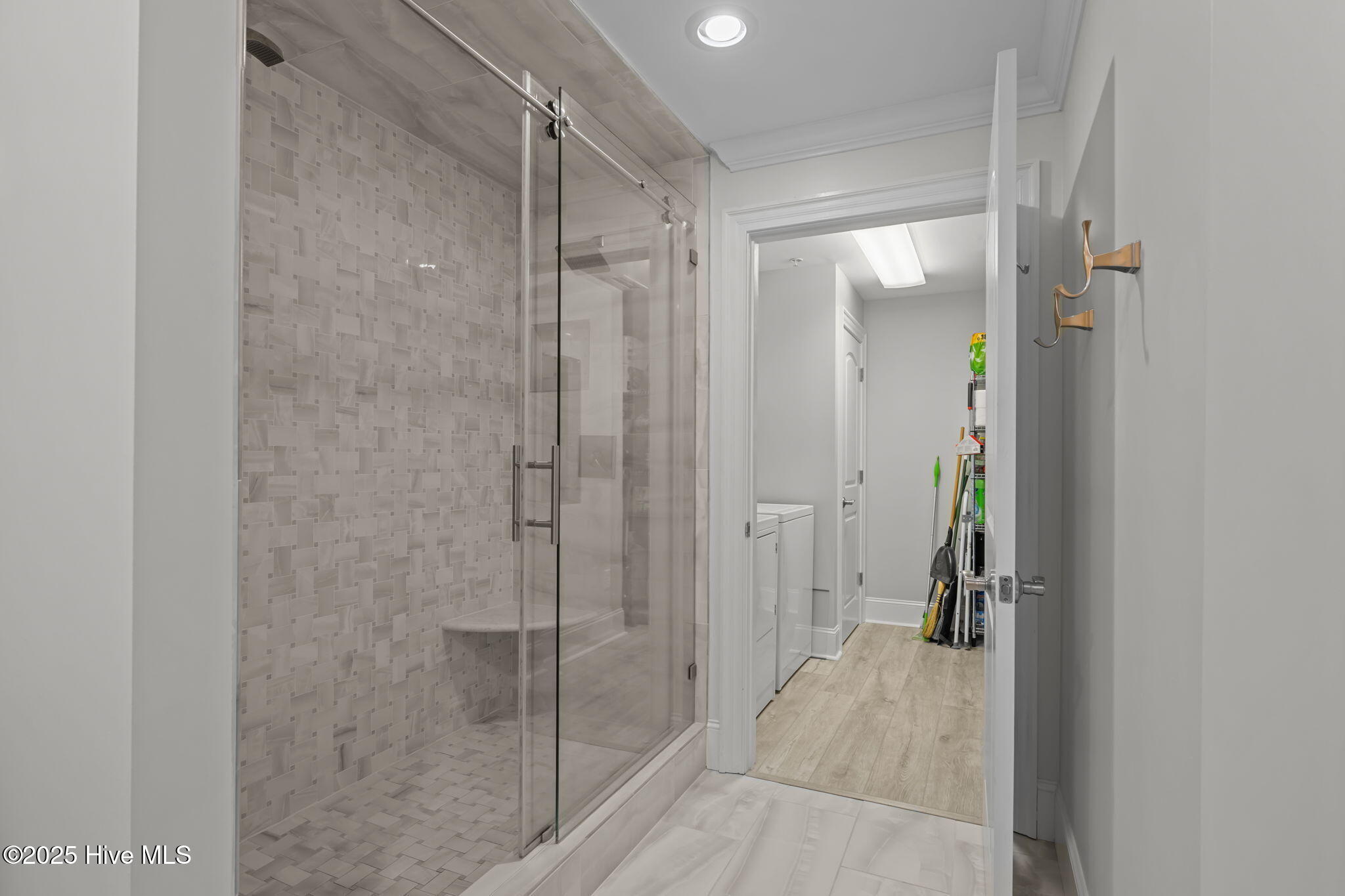 4425 Arendell Street, 105 & Slip #38