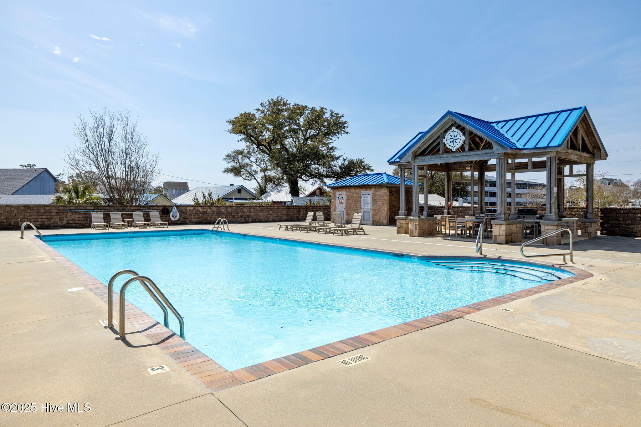 4425 Arendell Street, 105 & Slip #38