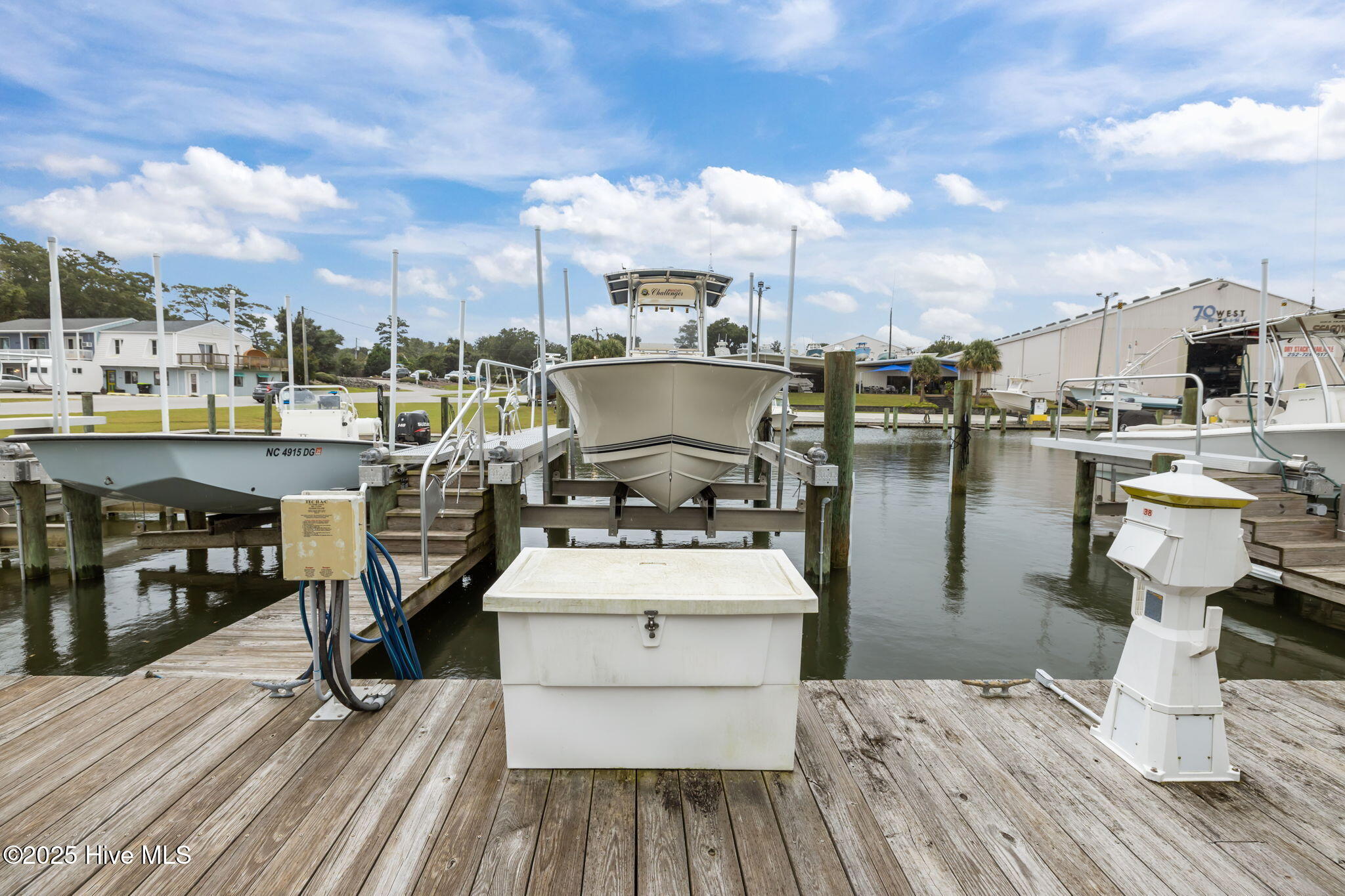 4425 Arendell Street, 105 & Slip #38