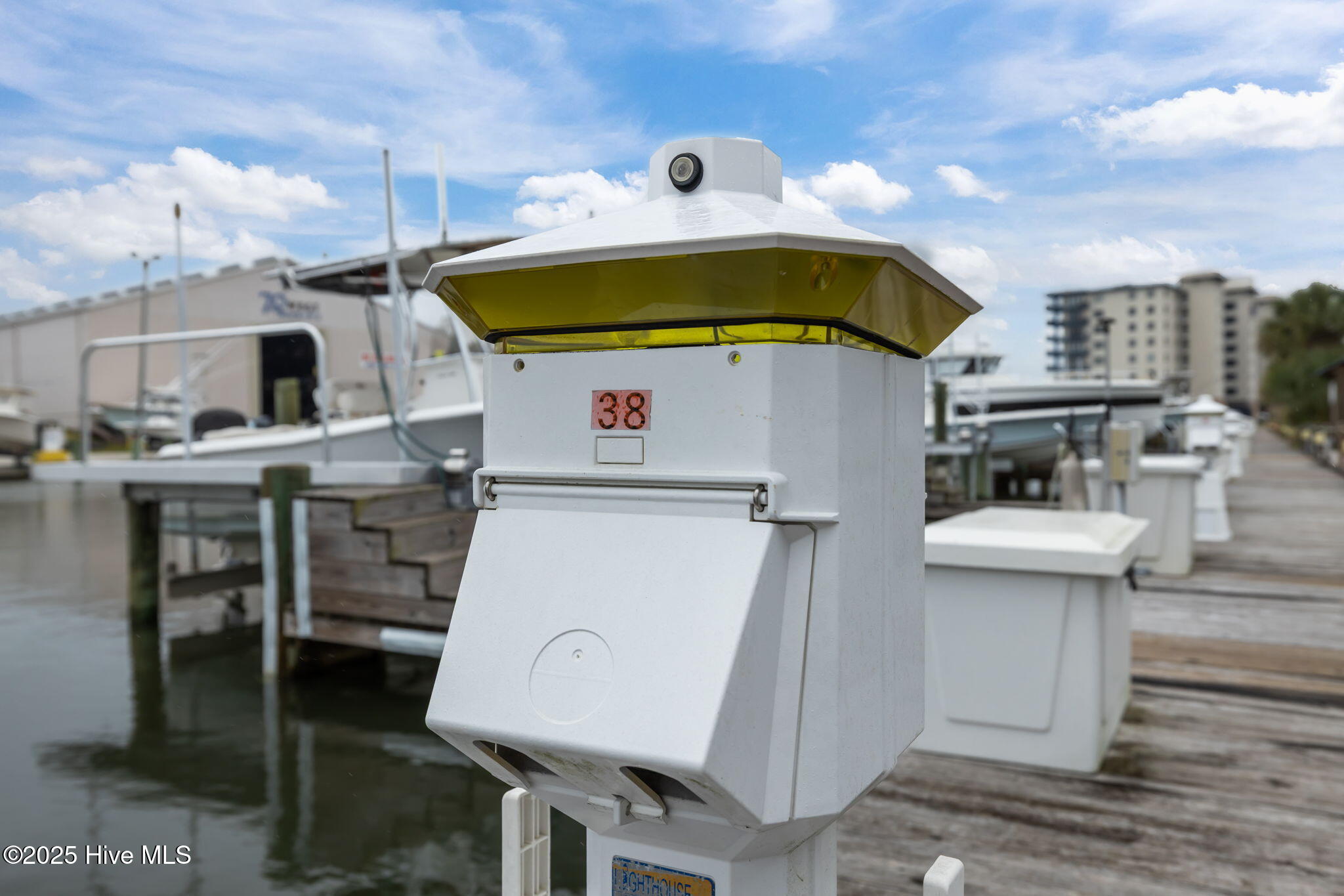 4425 Arendell Street, 105 & Slip #38