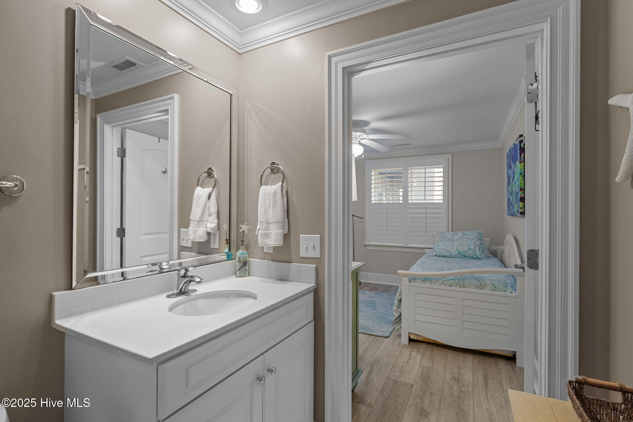 4425 Arendell Street, 105 & Slip #38