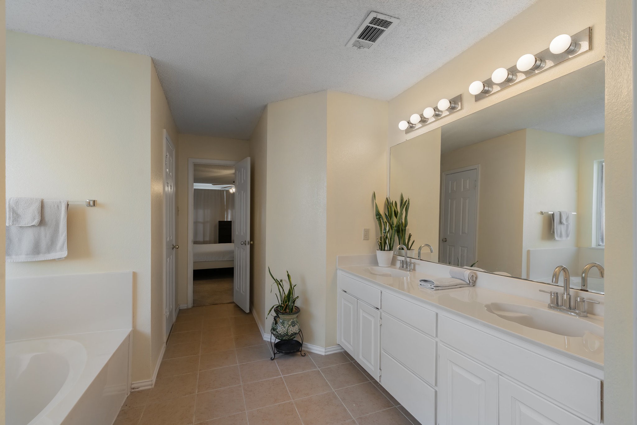 705 Western Trail