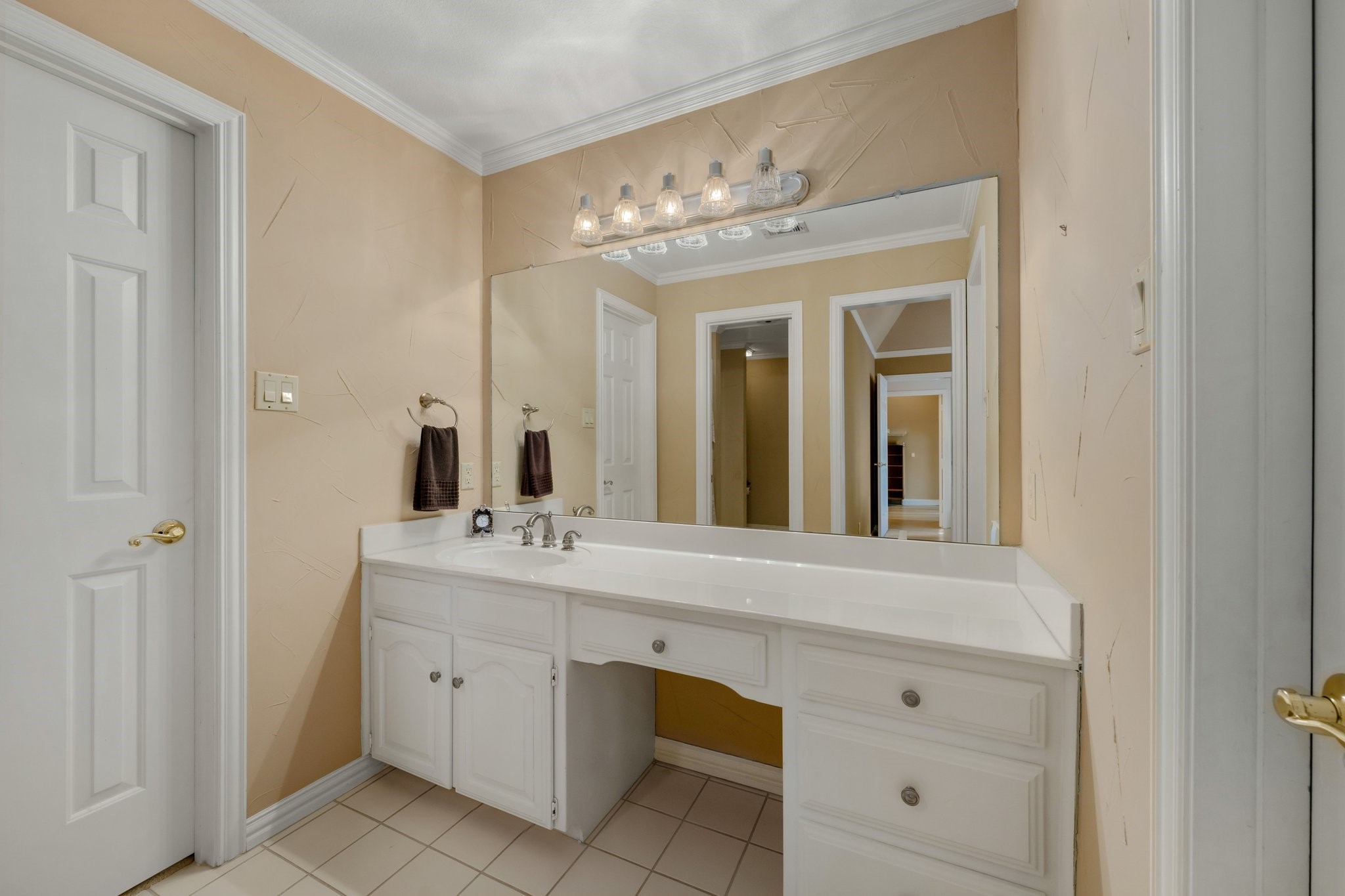 303 W Charlottesville Avenue