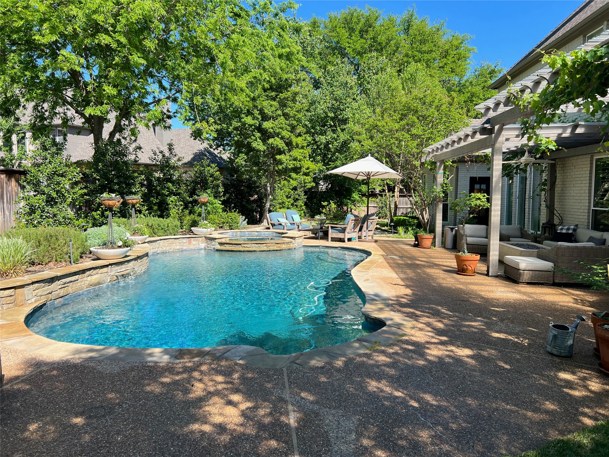 1050 Highland Oaks Drive