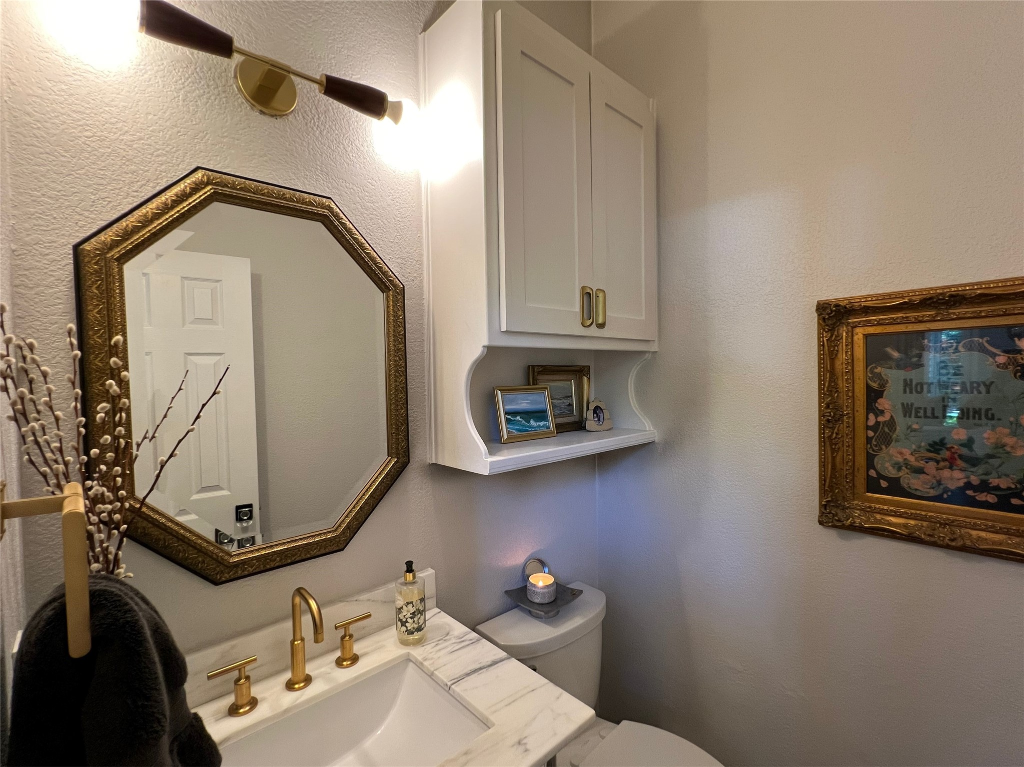 1050 Highland Oaks Drive