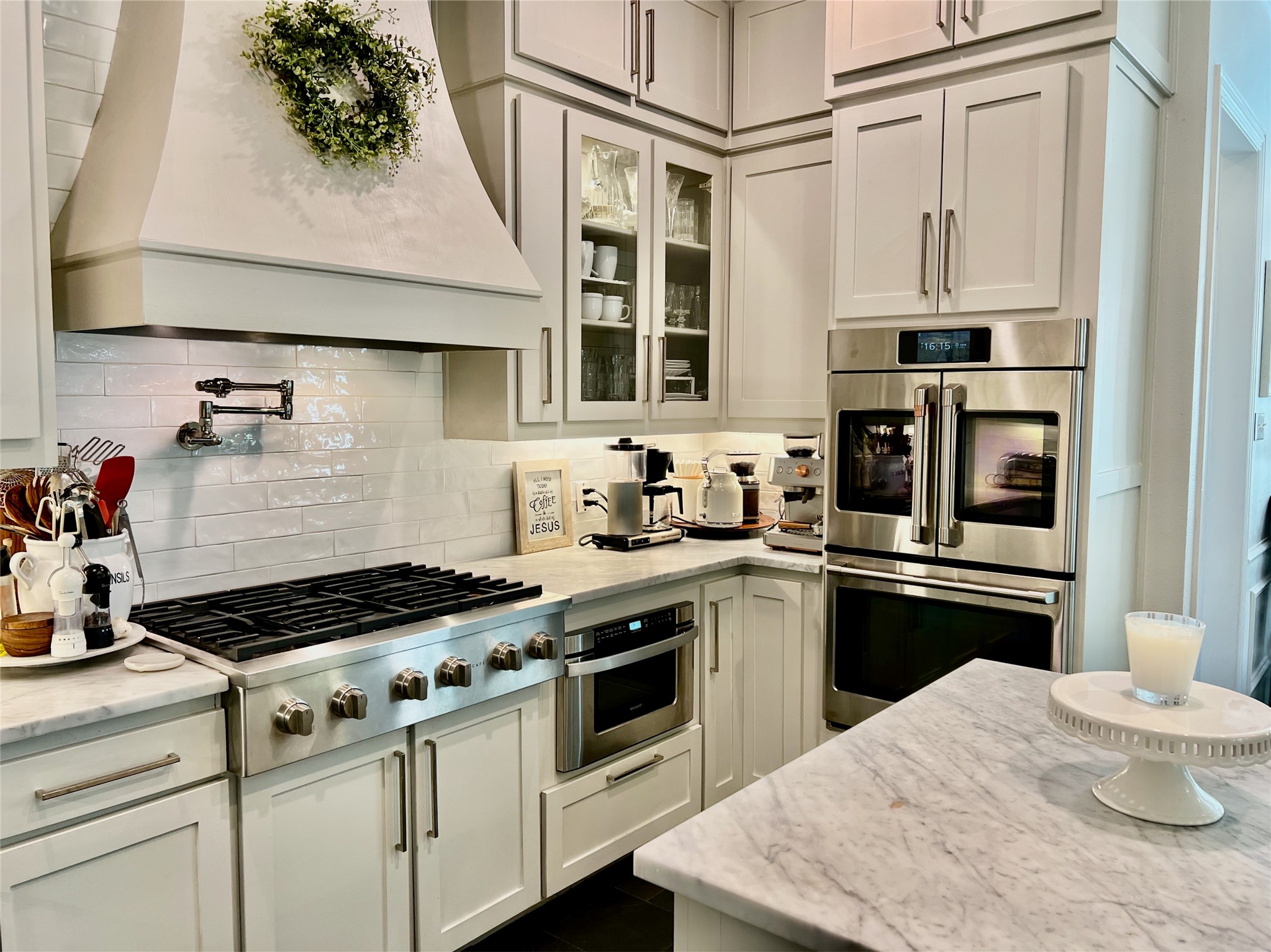 1050 Highland Oaks Drive