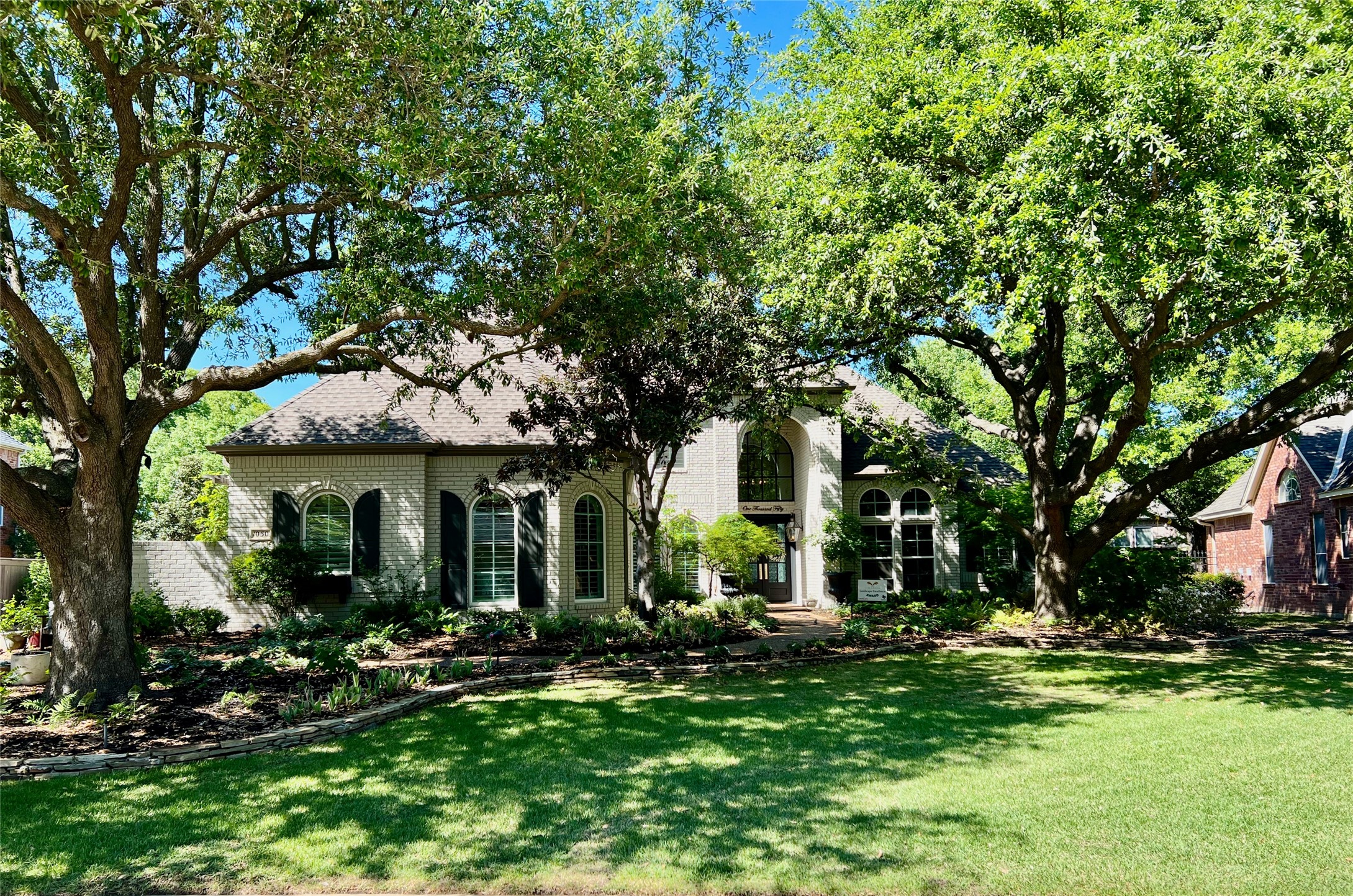 1050 Highland Oaks Drive