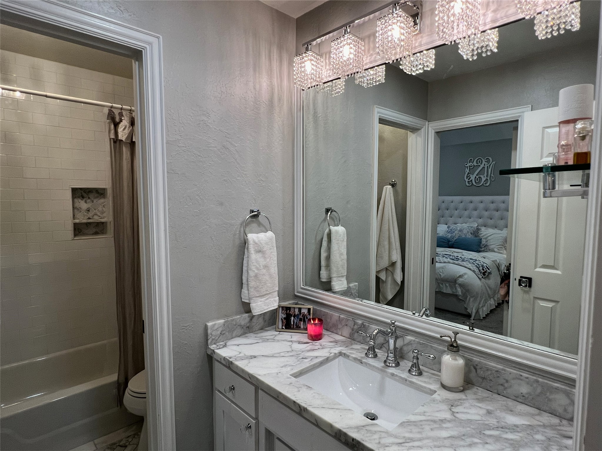 1050 Highland Oaks Drive