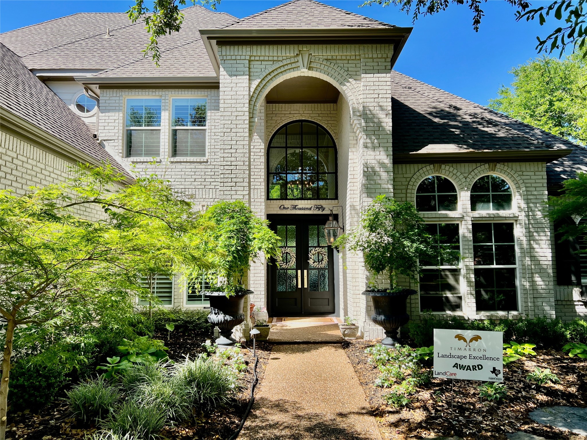 1050 Highland Oaks Drive