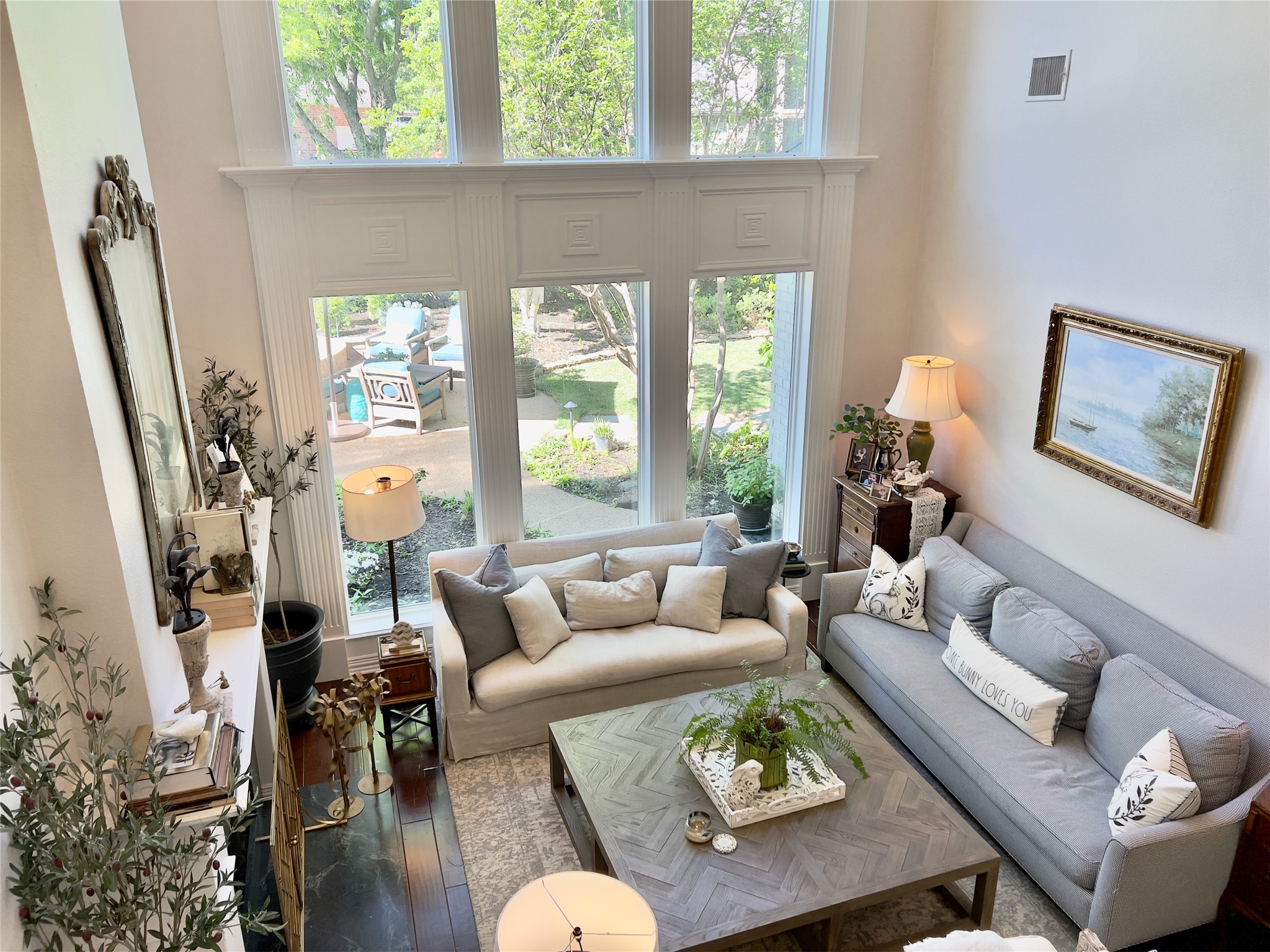 1050 Highland Oaks Drive