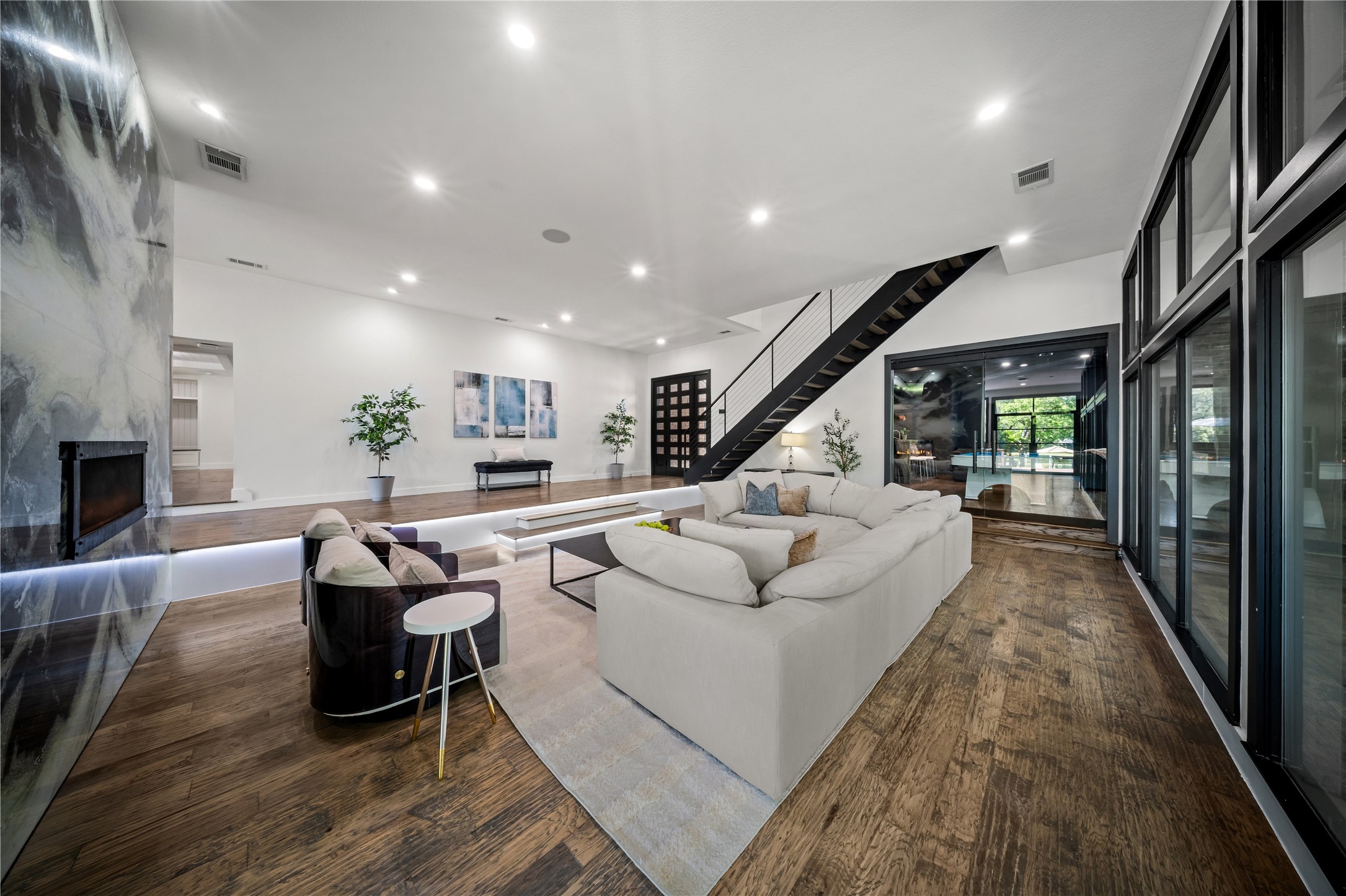 7312 Hix Court