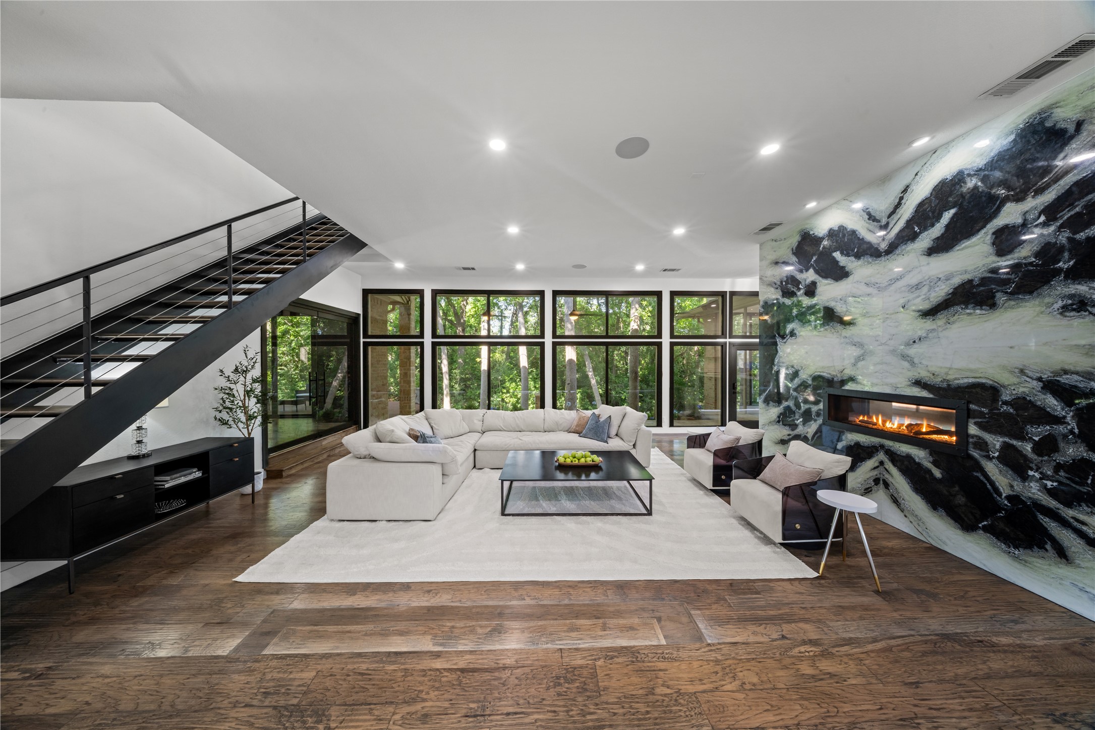 7312 Hix Court