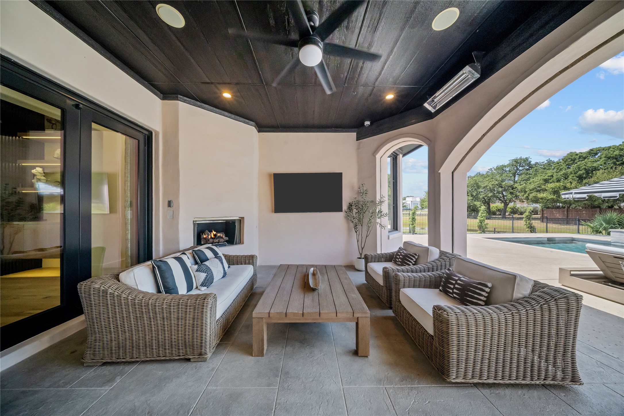2400 Oak Bend Court