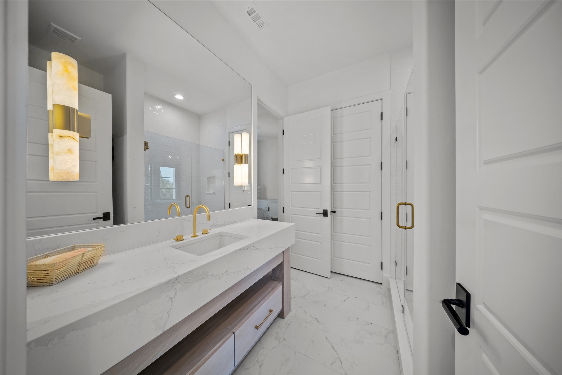 2400 Oak Bend Court