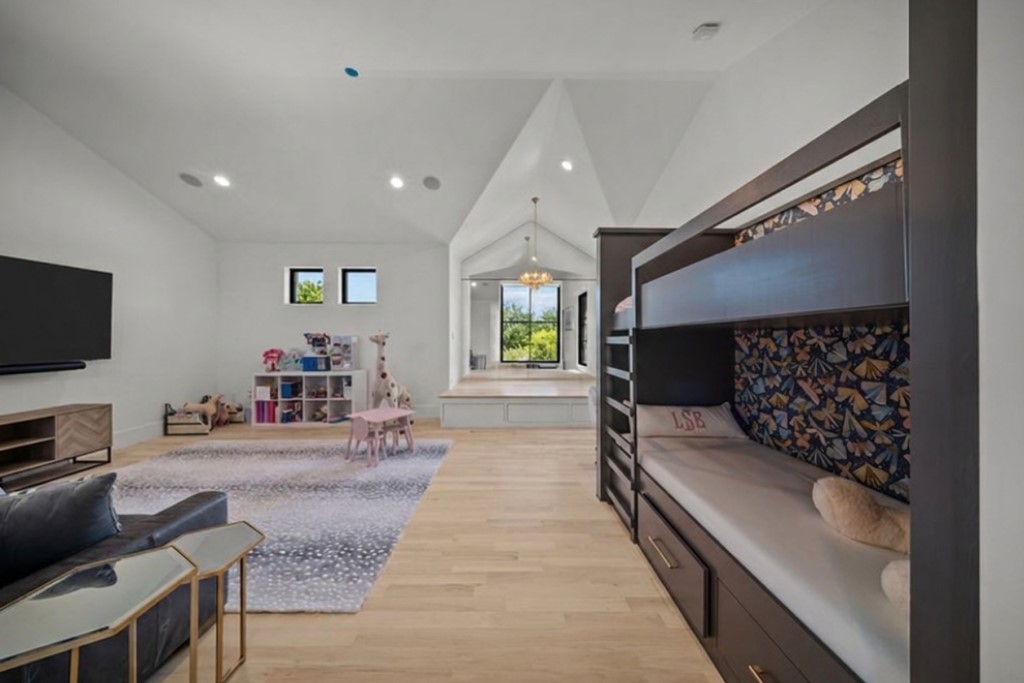 2400 Oak Bend Court