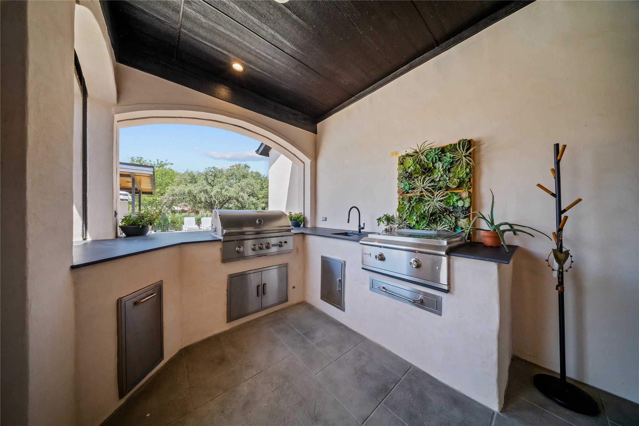 2400 Oak Bend Court