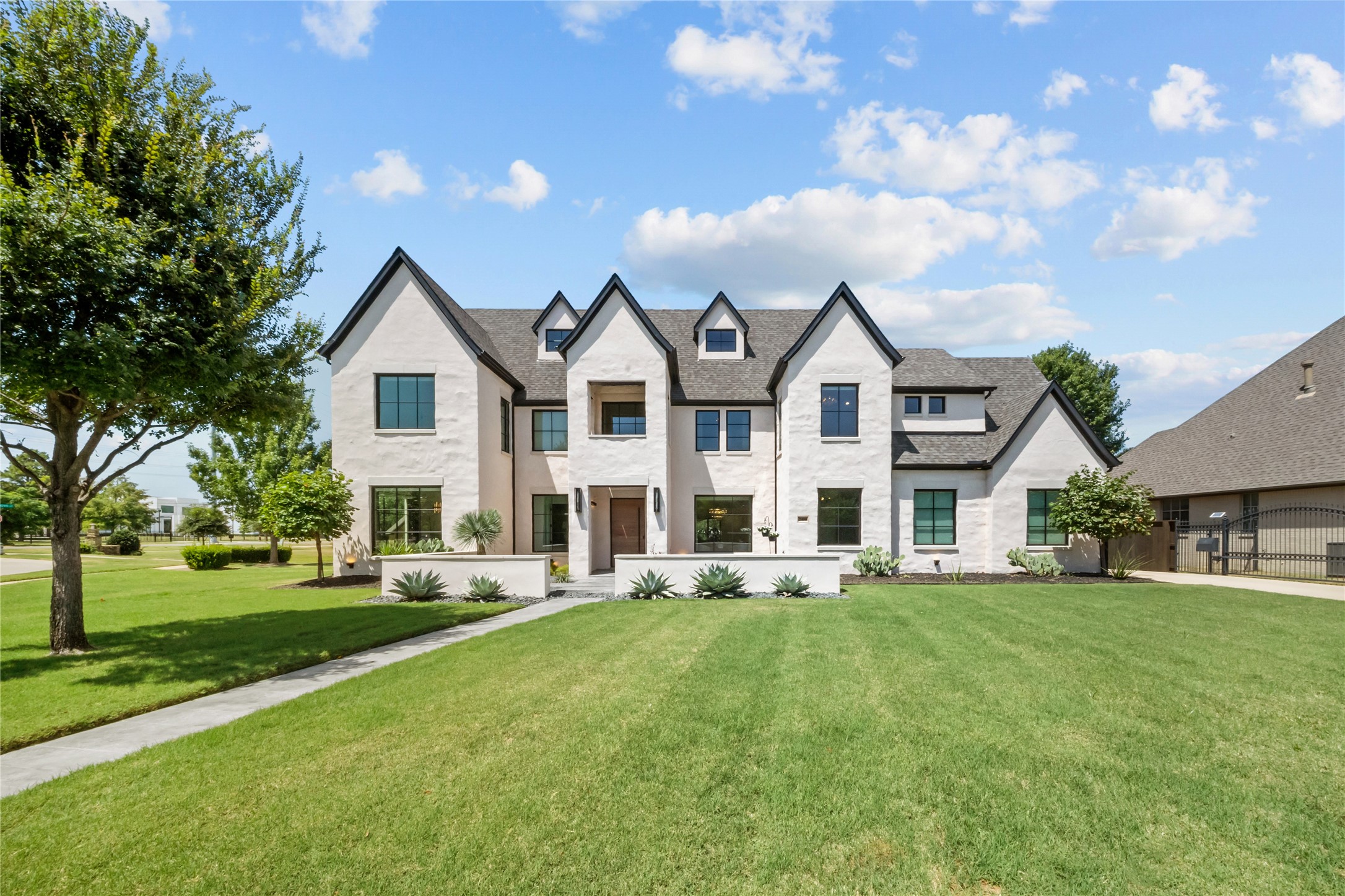 2400 Oak Bend Court