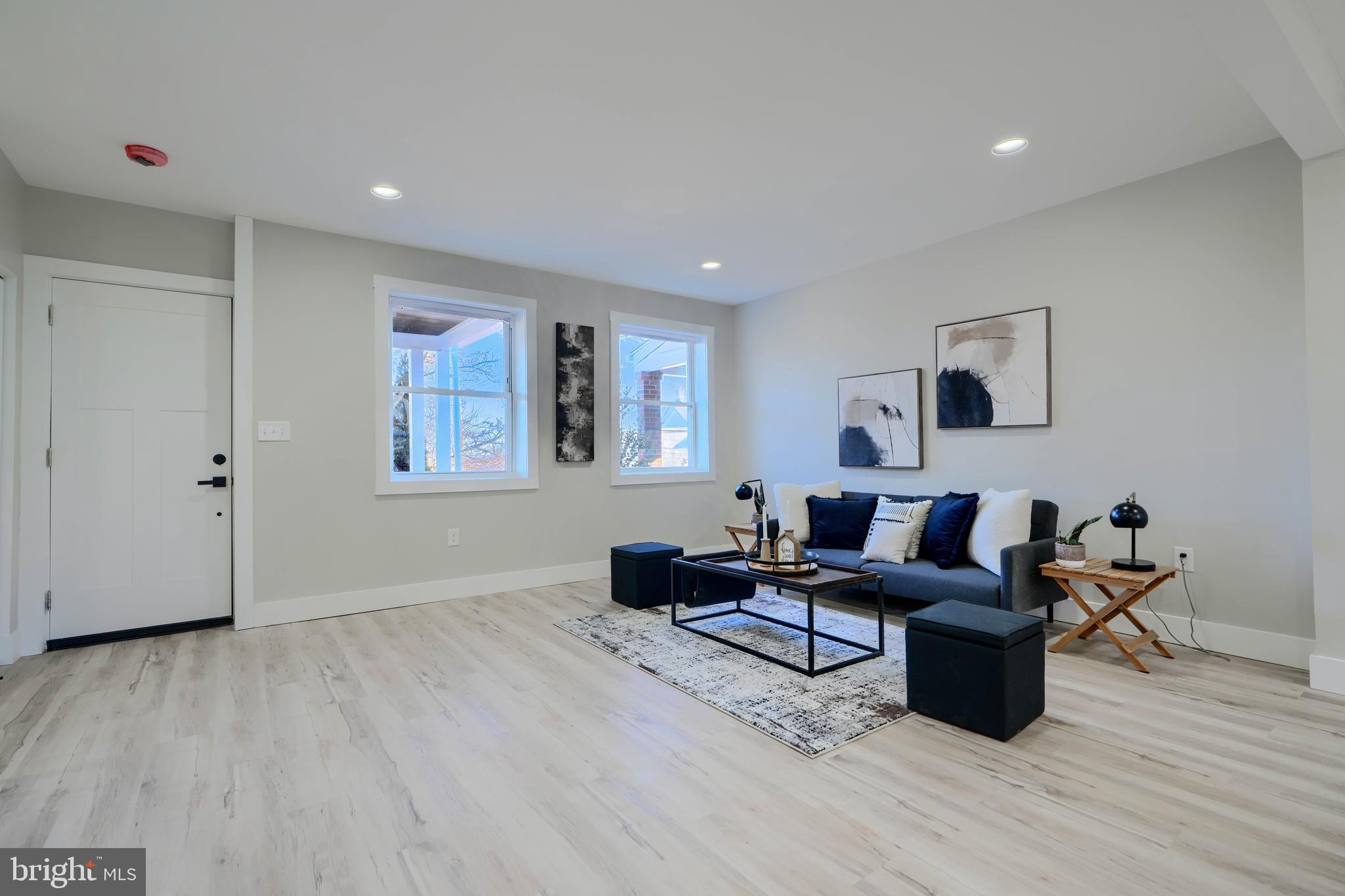 3302 WOODSTOCK AVENUE