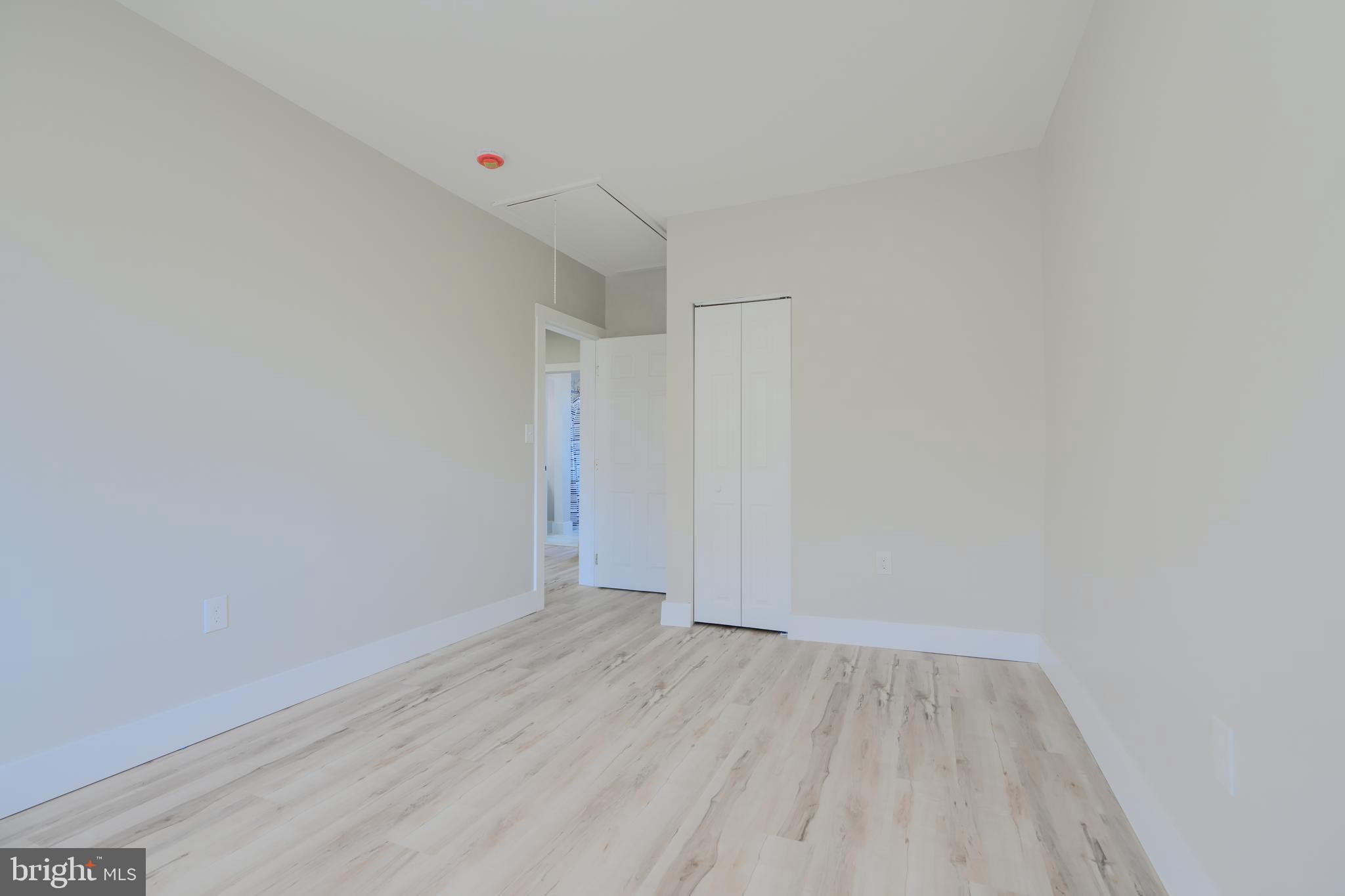 3302 WOODSTOCK AVENUE