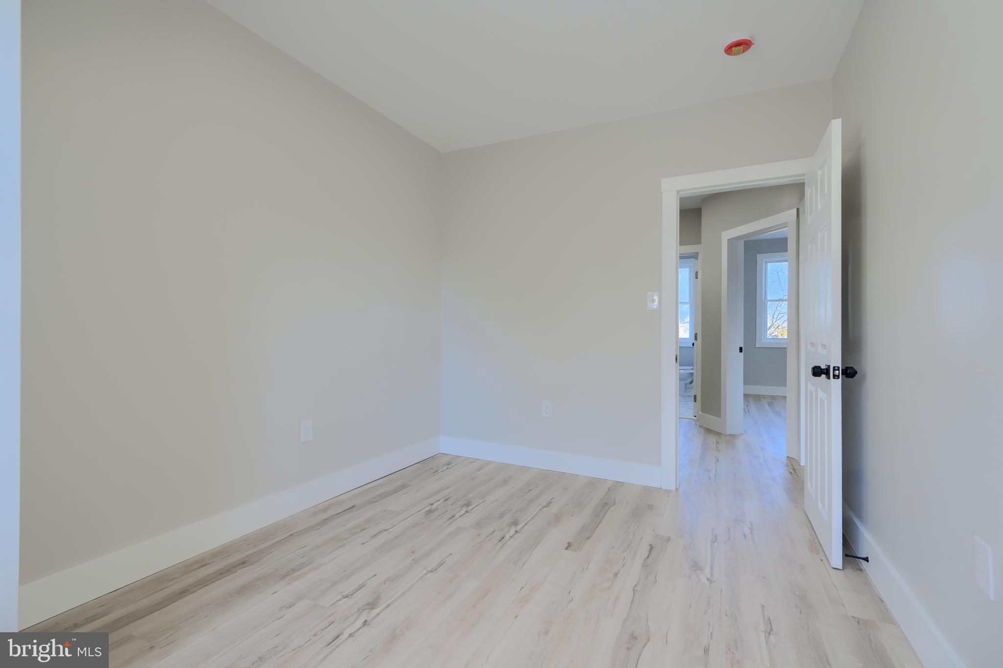 3302 WOODSTOCK AVENUE