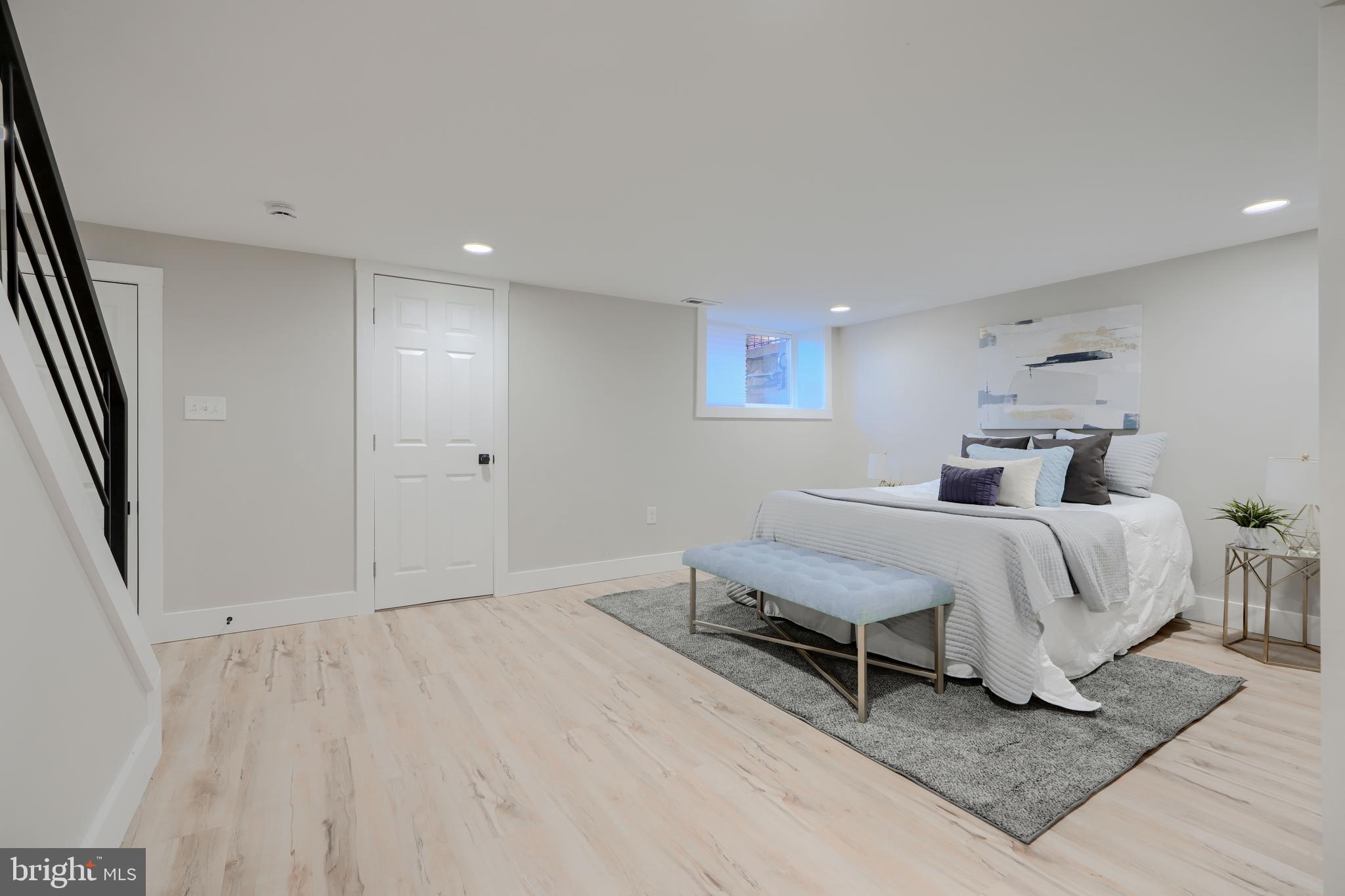 3302 WOODSTOCK AVENUE