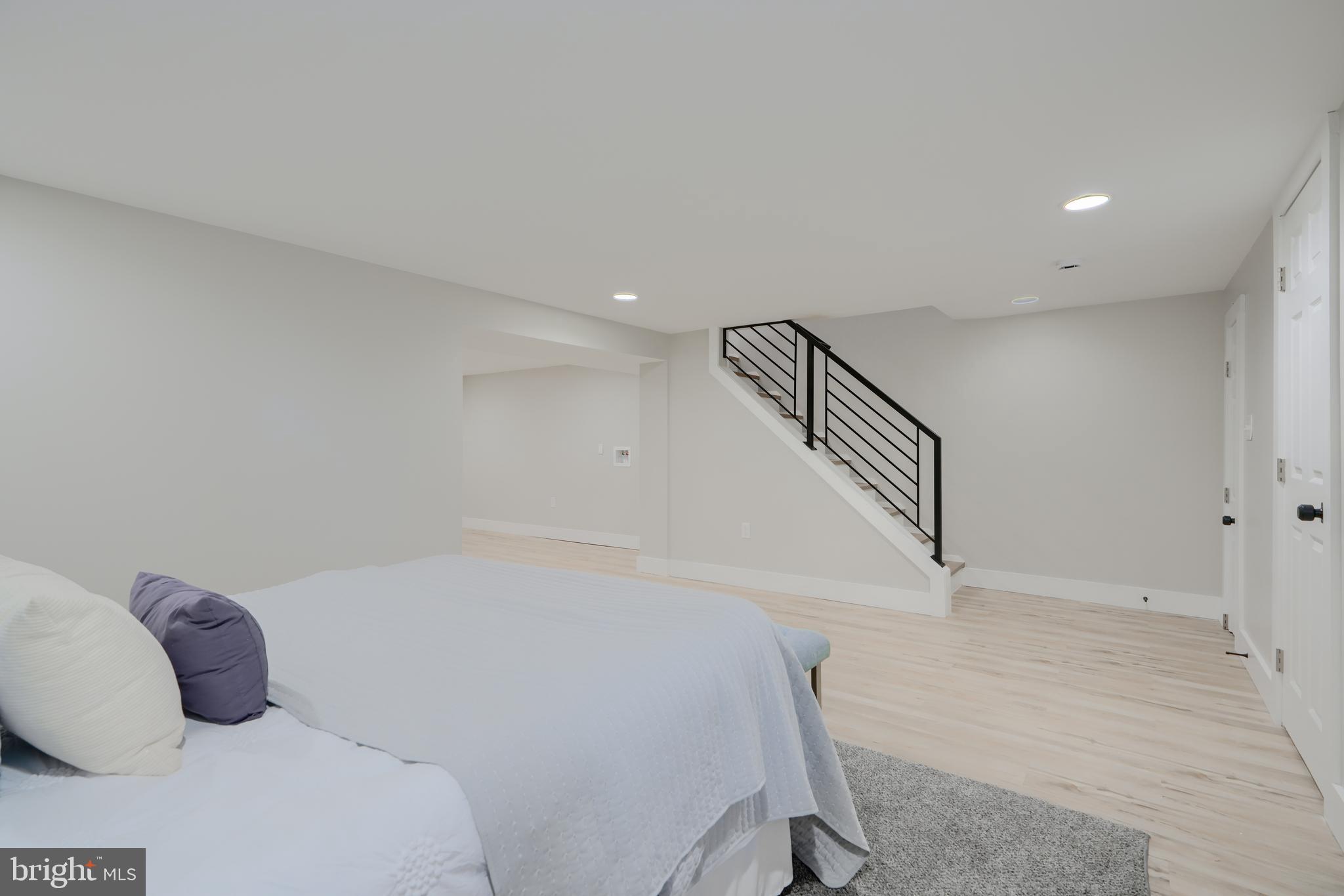 3302 WOODSTOCK AVENUE