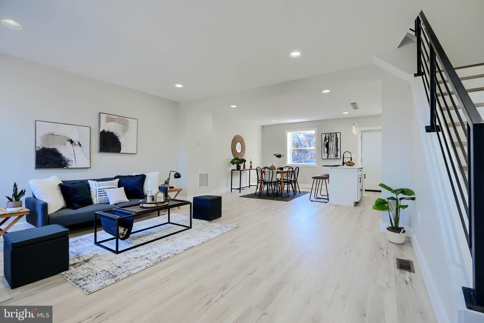 3302 WOODSTOCK AVENUE