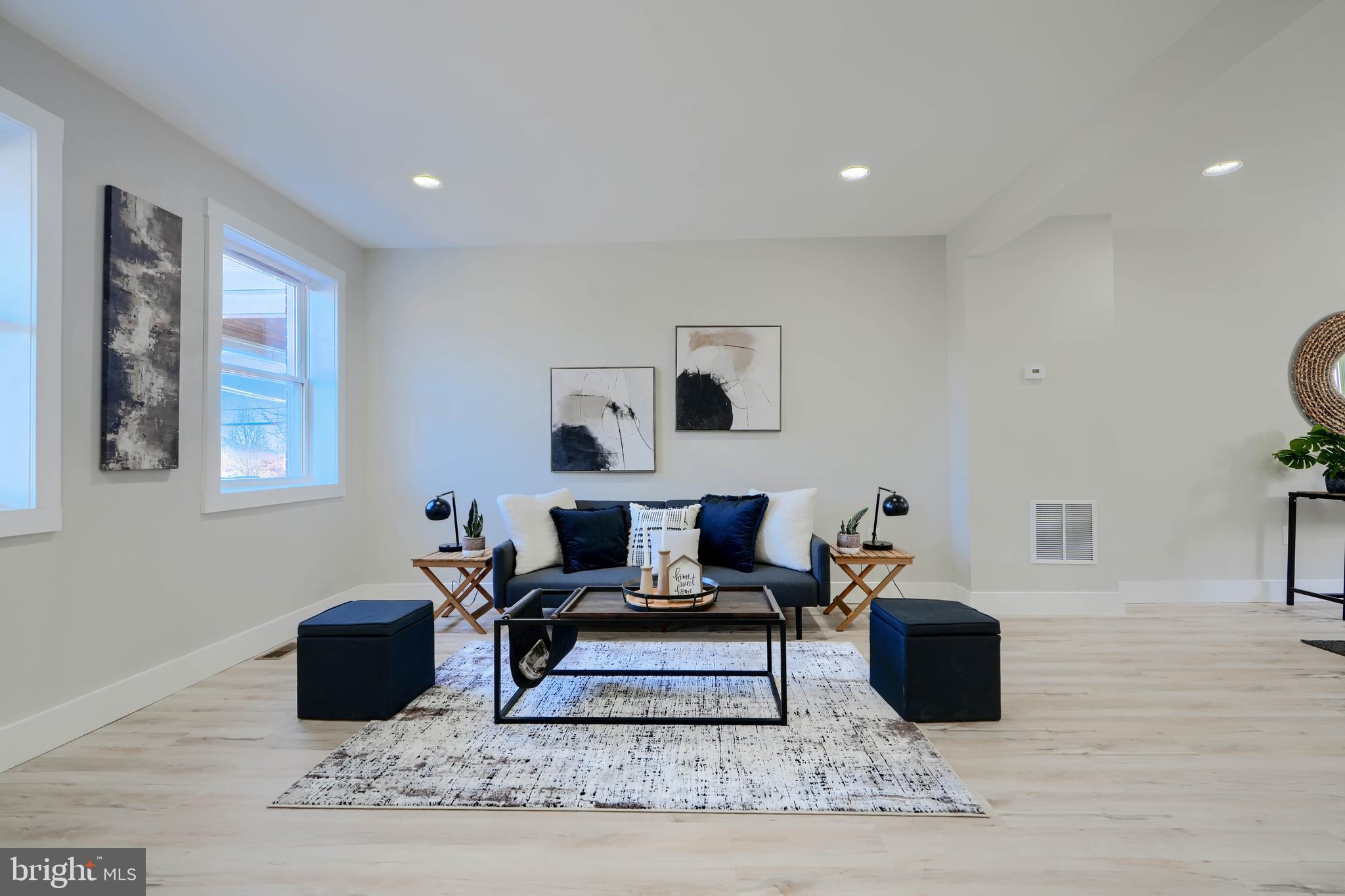 3302 WOODSTOCK AVENUE