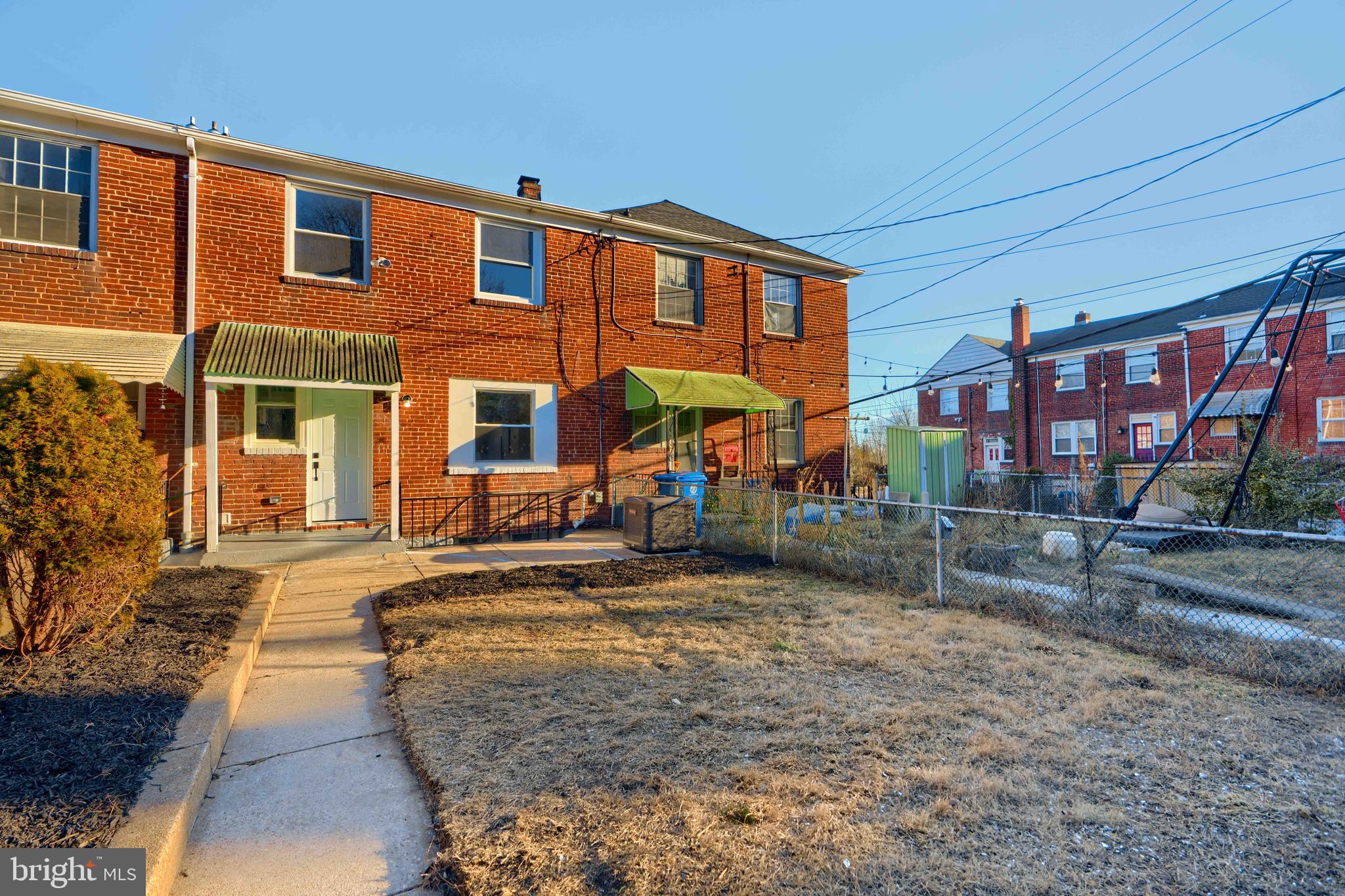 3302 WOODSTOCK AVENUE