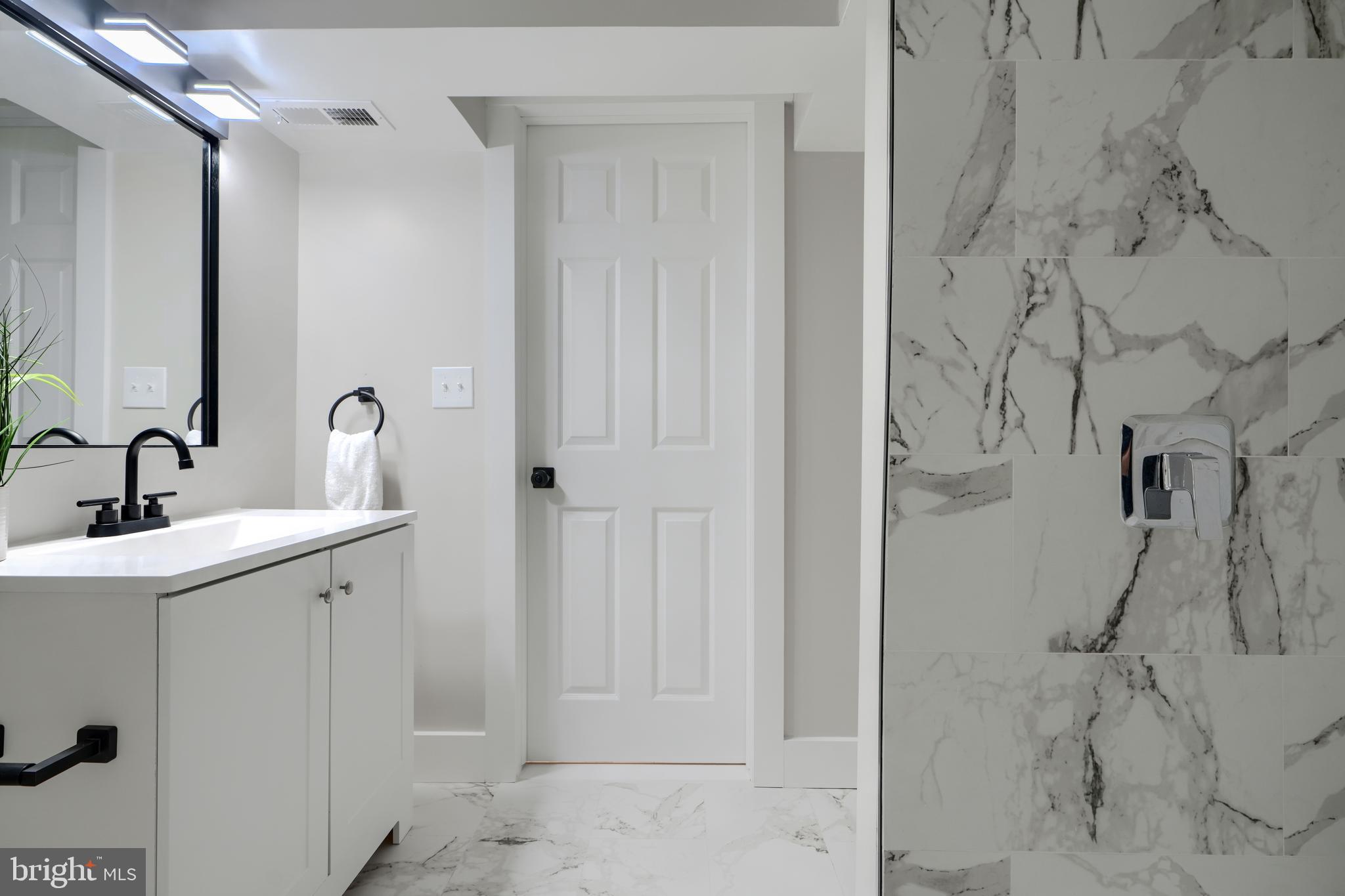 3302 WOODSTOCK AVENUE