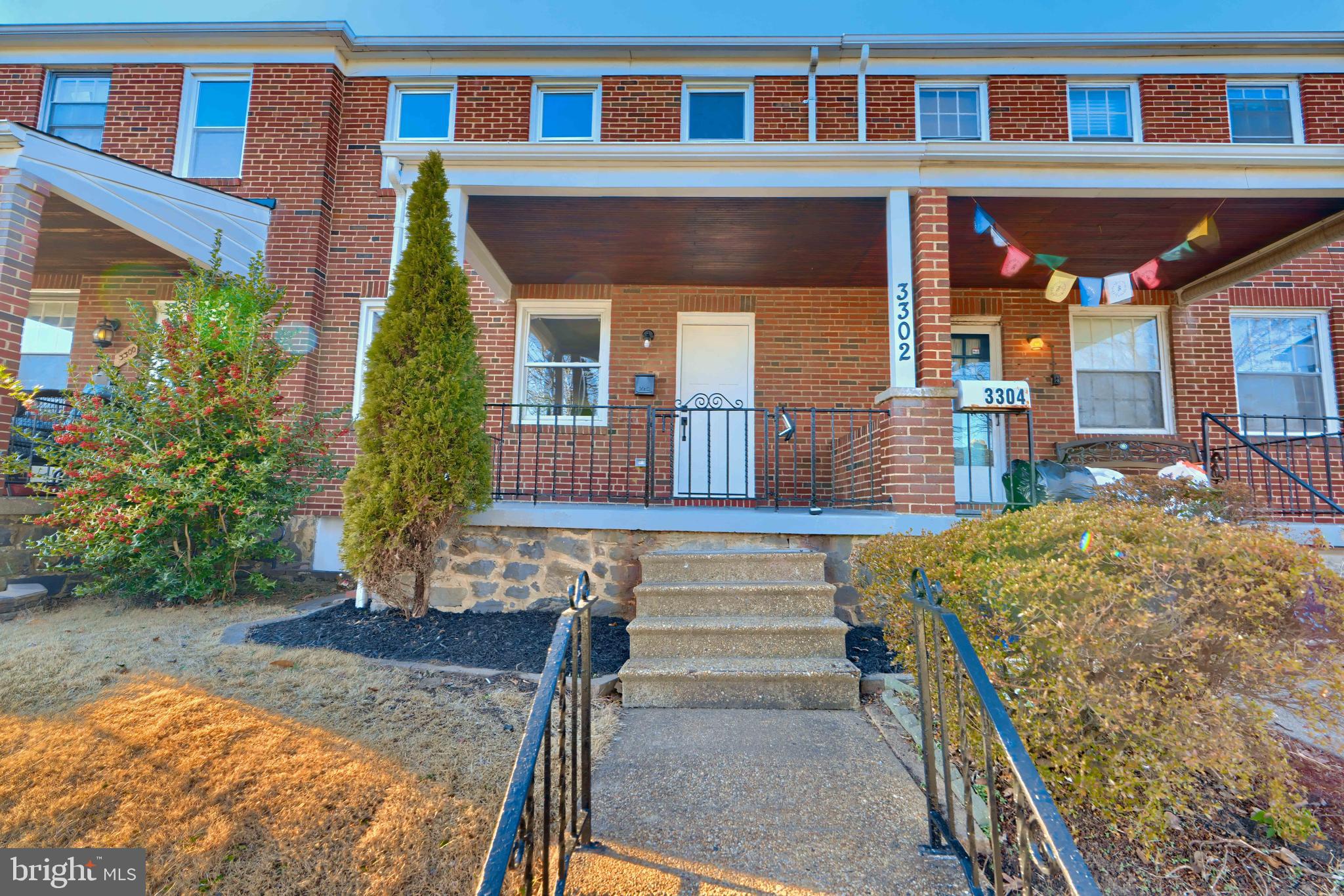 3302 WOODSTOCK AVENUE