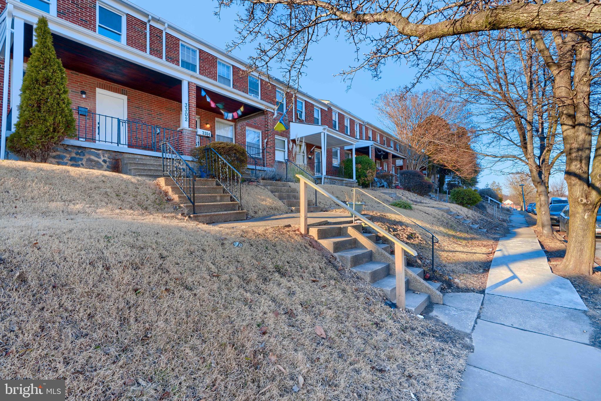 3302 WOODSTOCK AVENUE