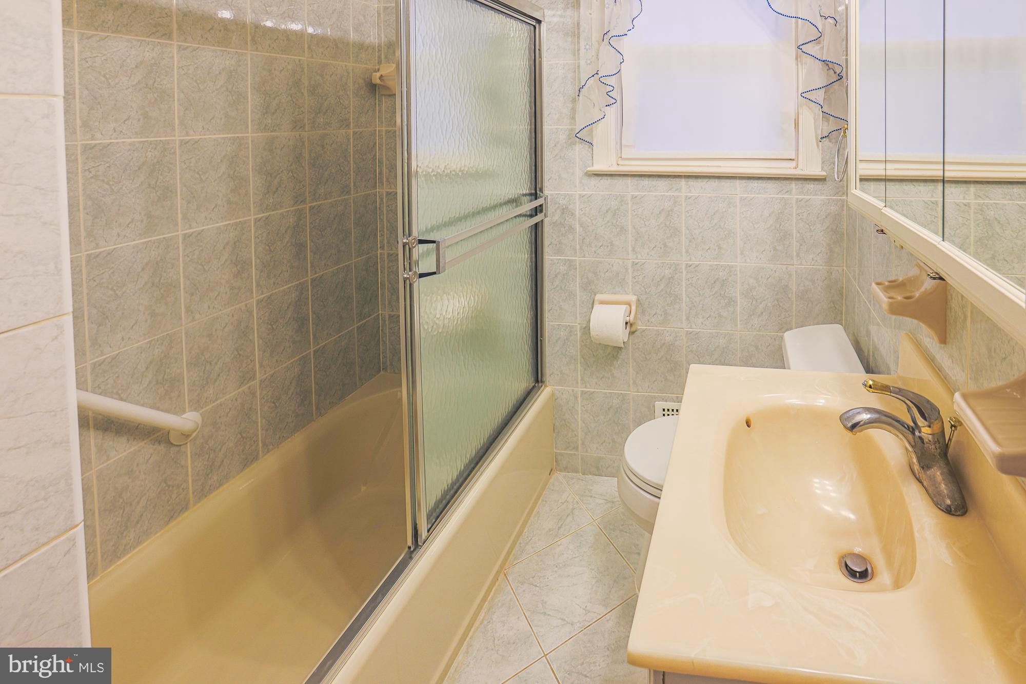 5208 HAZELWOOD AVENUE