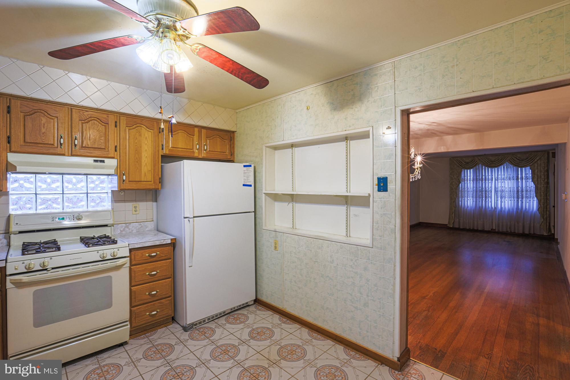 5208 HAZELWOOD AVENUE