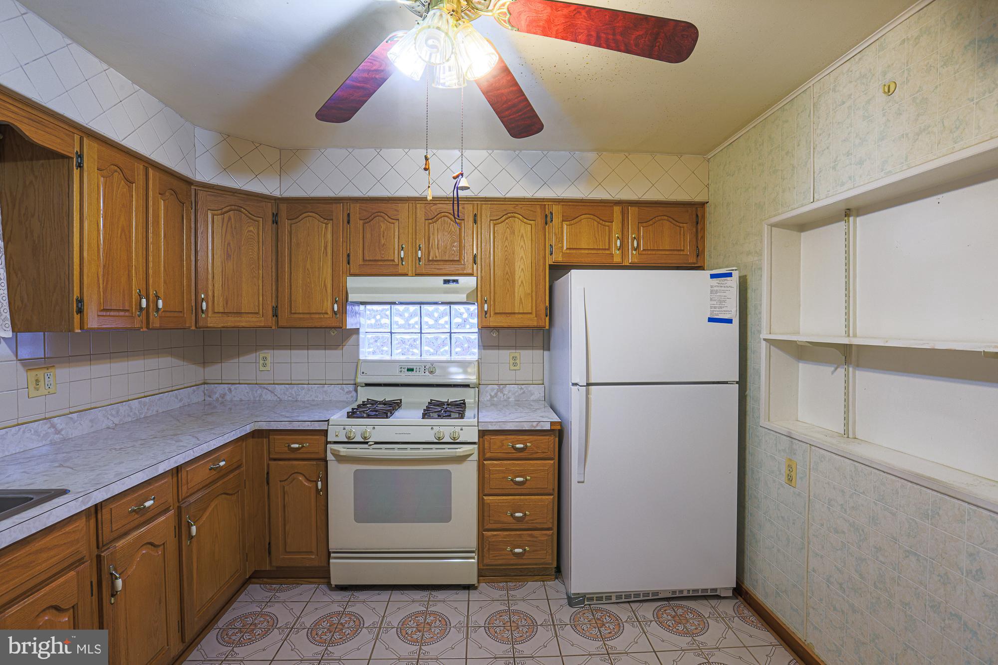 5208 HAZELWOOD AVENUE