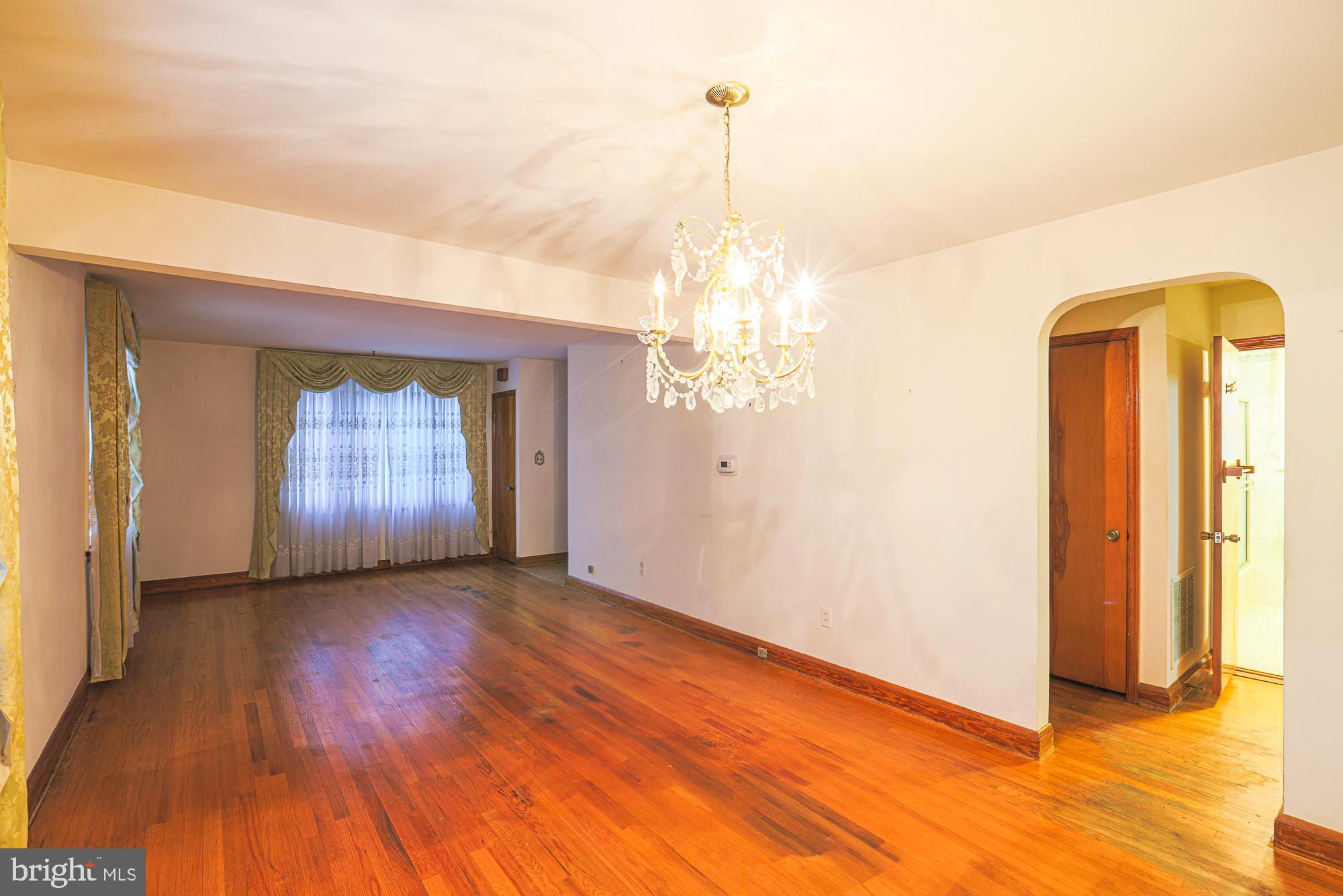 5208 HAZELWOOD AVENUE