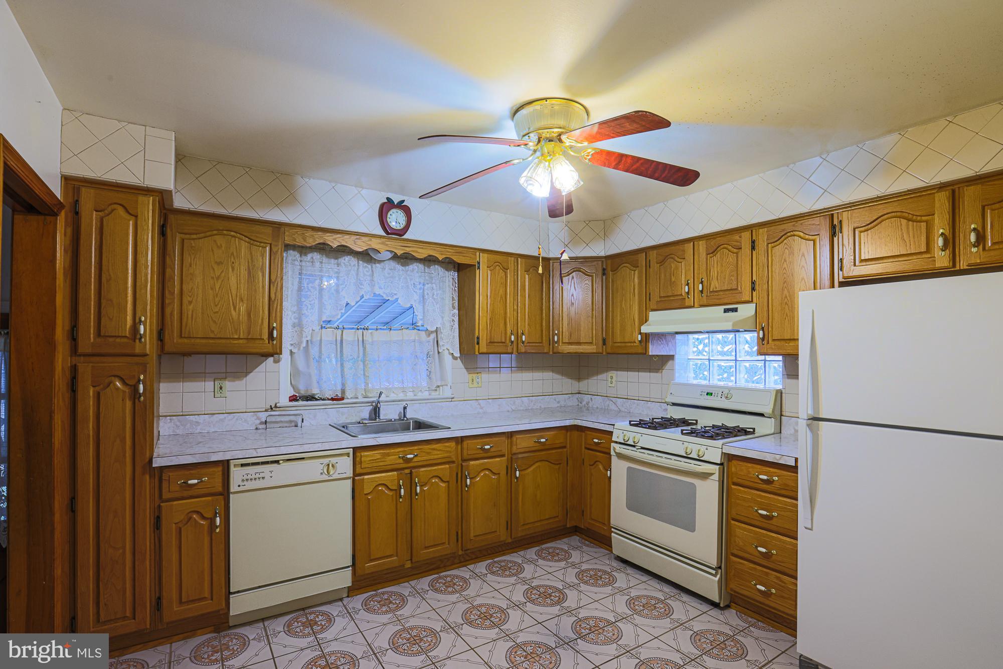 5208 HAZELWOOD AVENUE