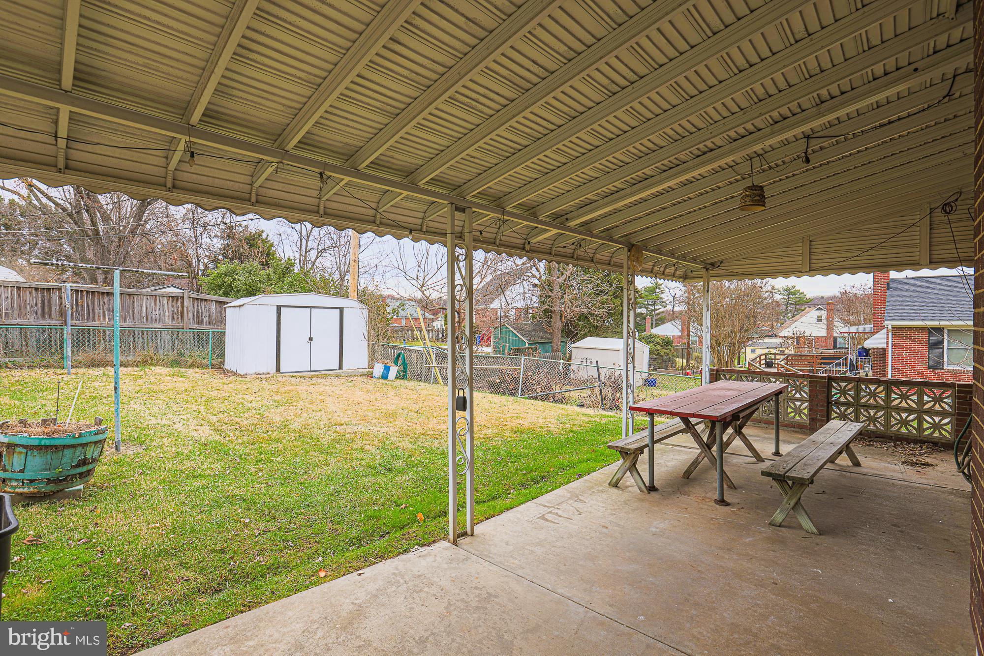 5208 HAZELWOOD AVENUE