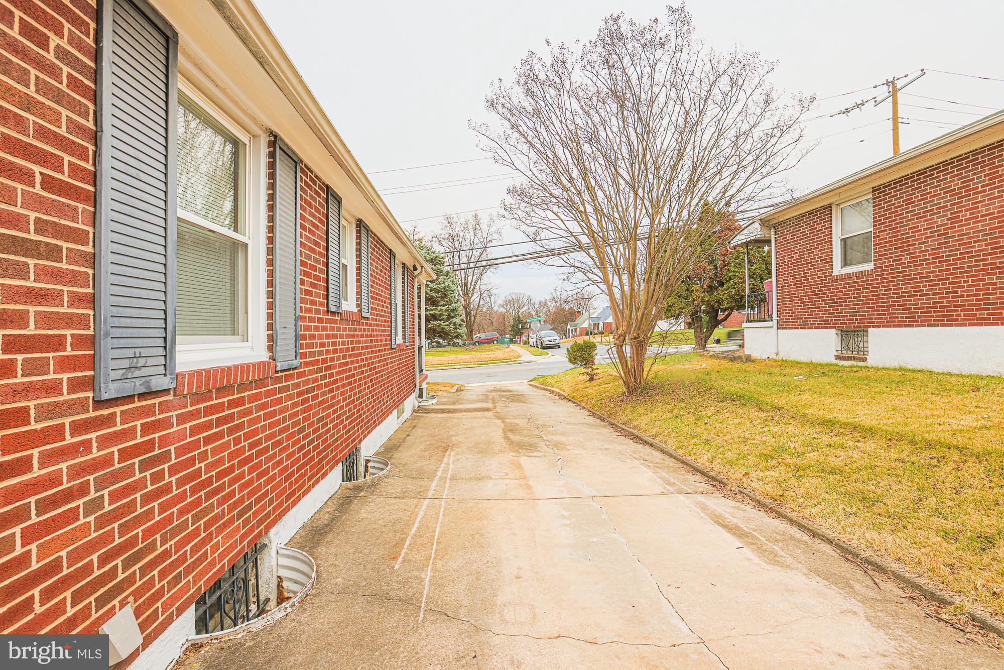 5208 HAZELWOOD AVENUE