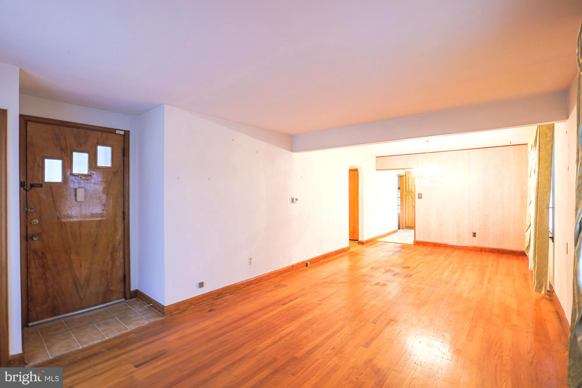 5208 HAZELWOOD AVENUE