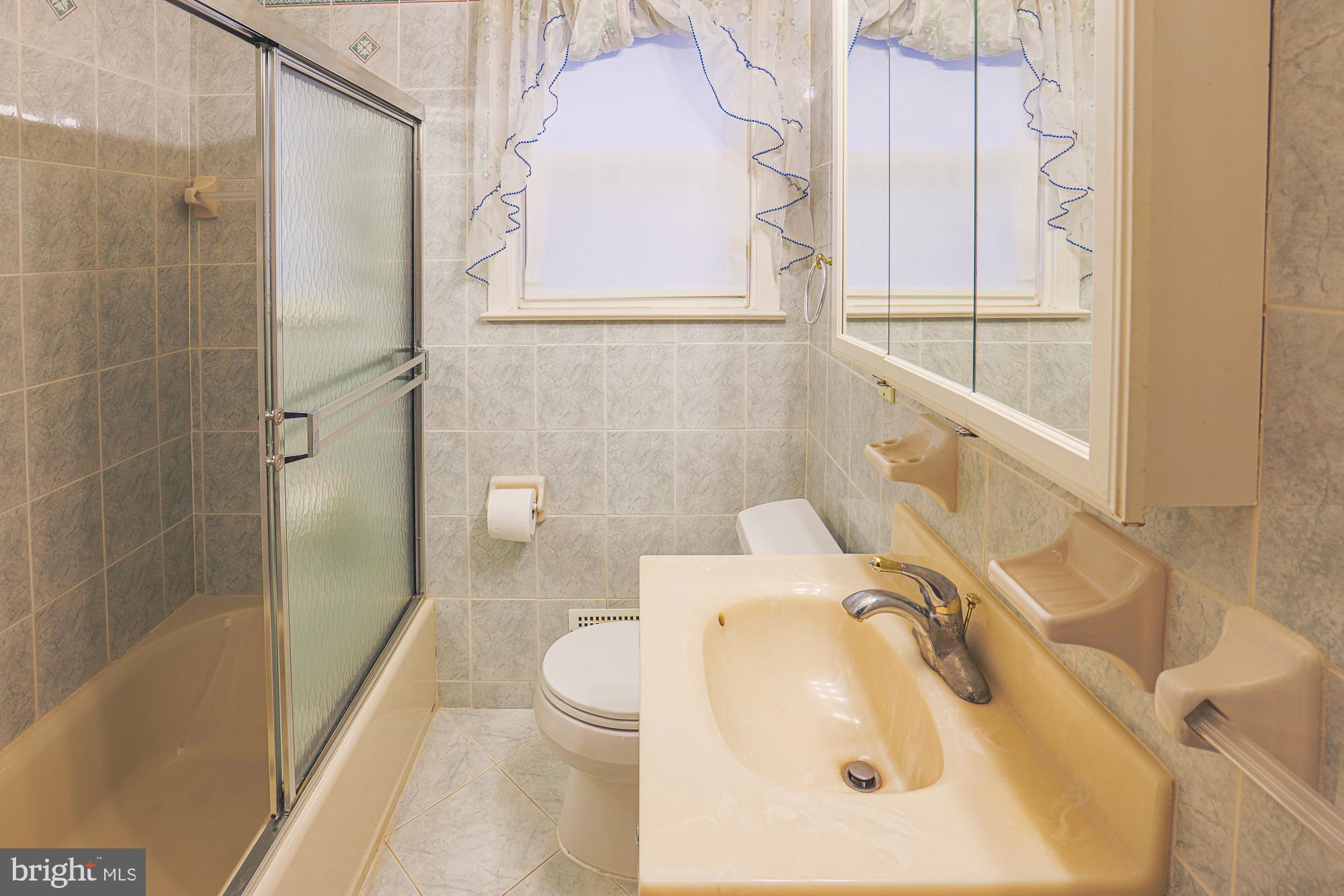 5208 HAZELWOOD AVENUE