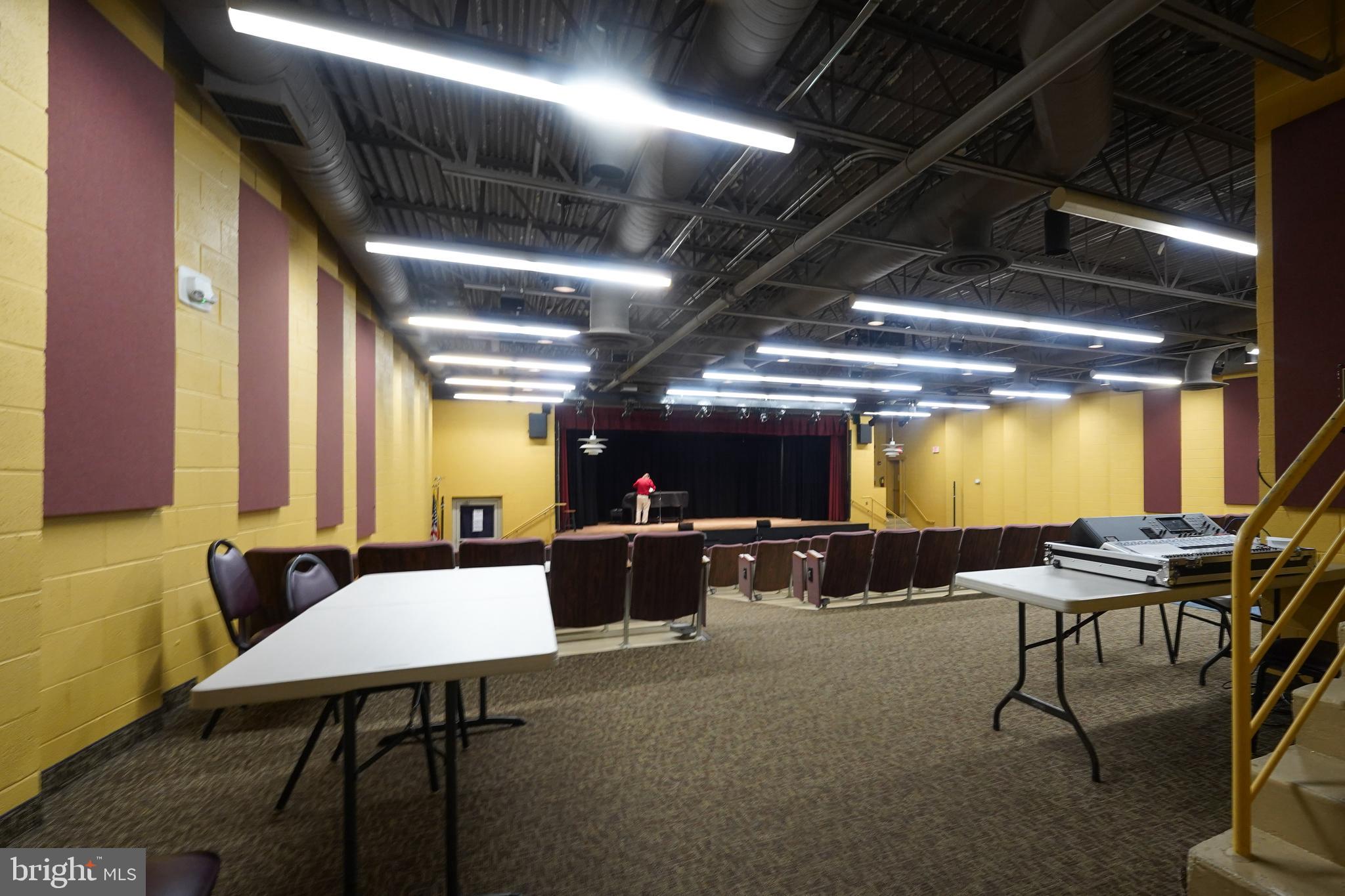 15101 INTERLACHEN DRIVE 1-923