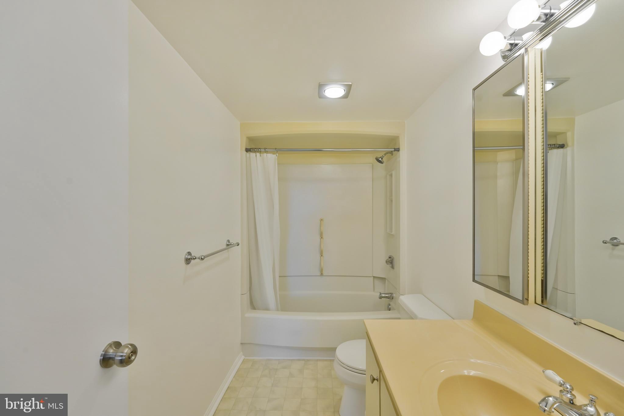 15101 INTERLACHEN DRIVE 1-923