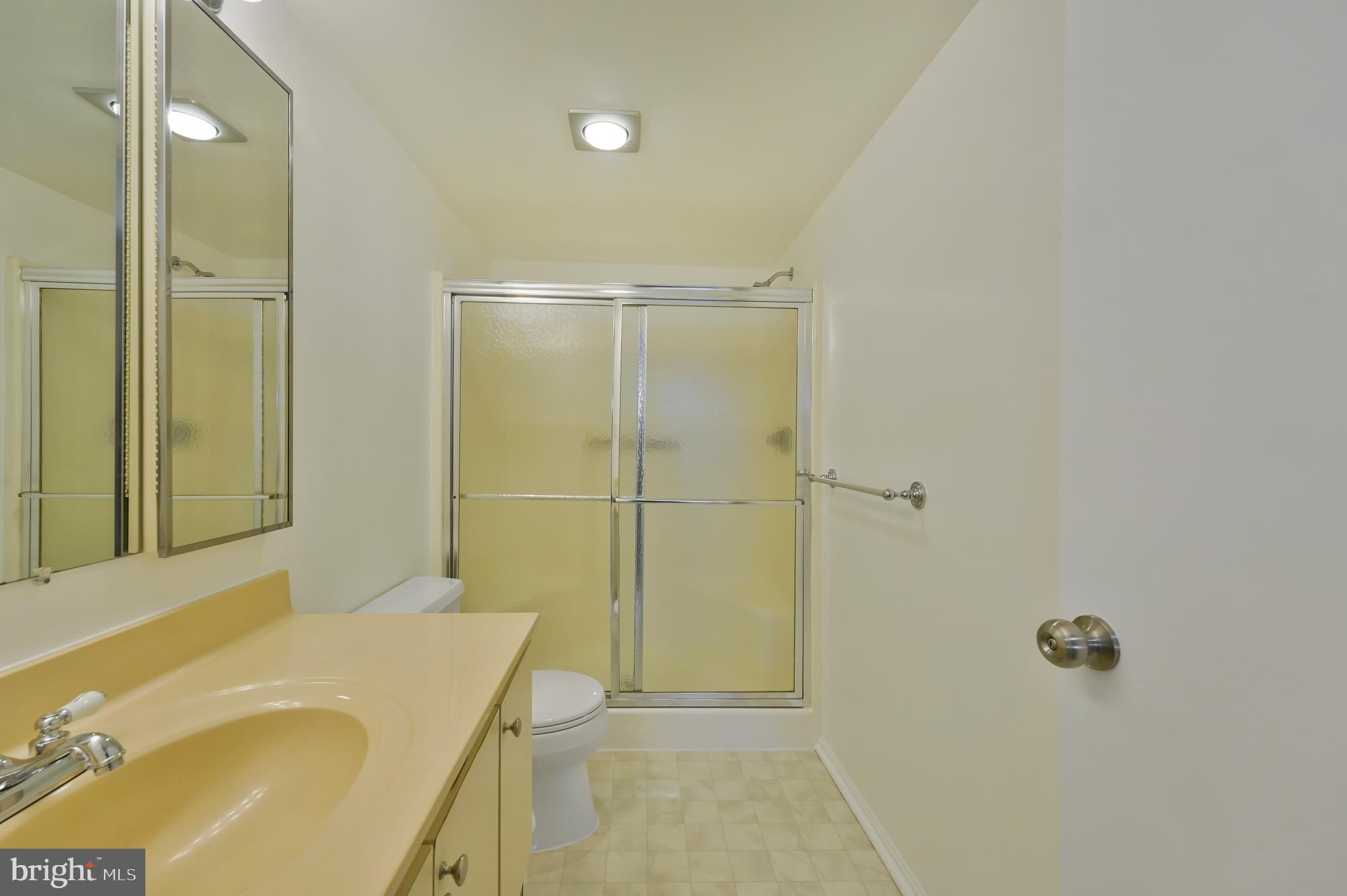 15101 INTERLACHEN DRIVE 1-923