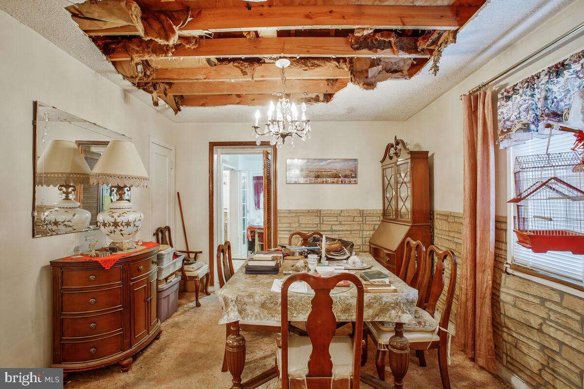 1303 DUNBAR OAKS DRIVE