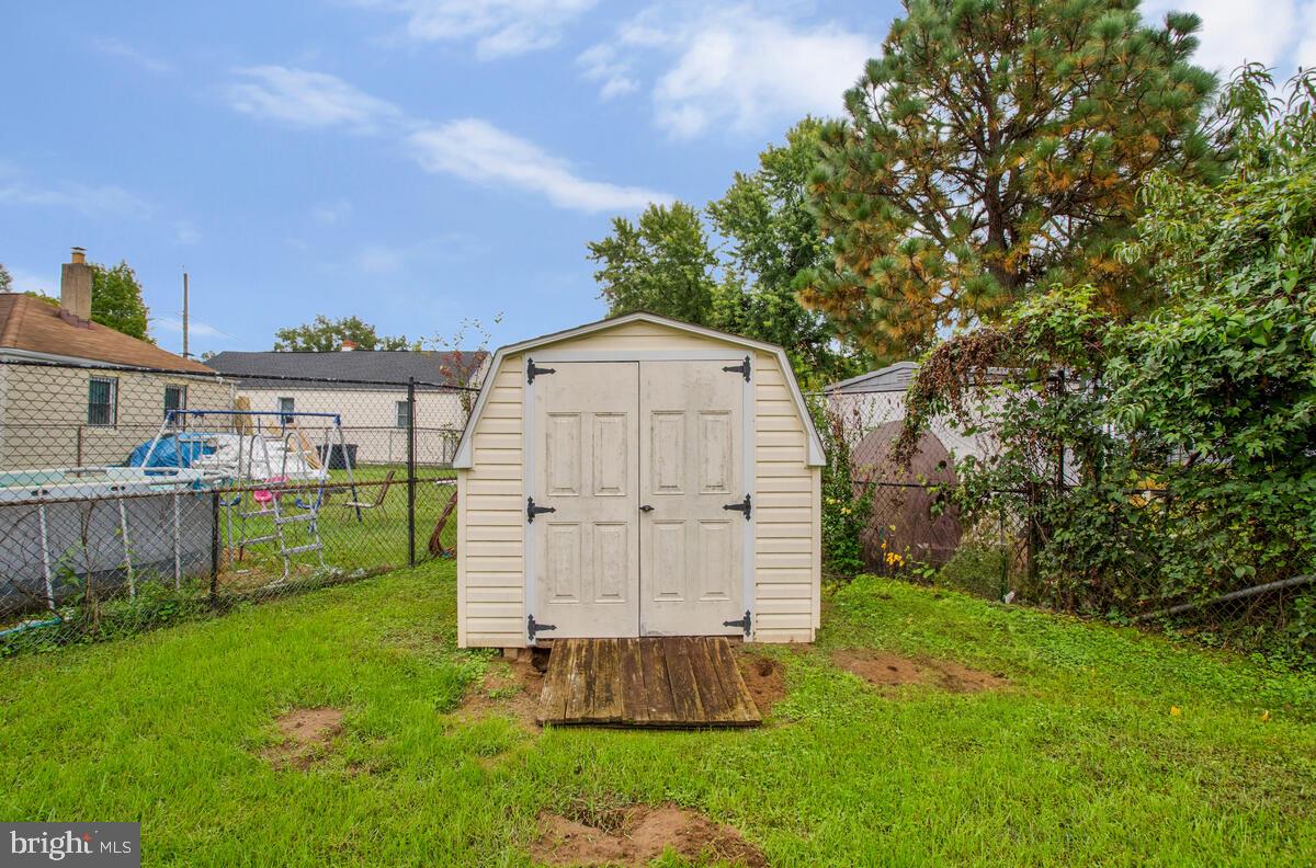 1303 DUNBAR OAKS DRIVE