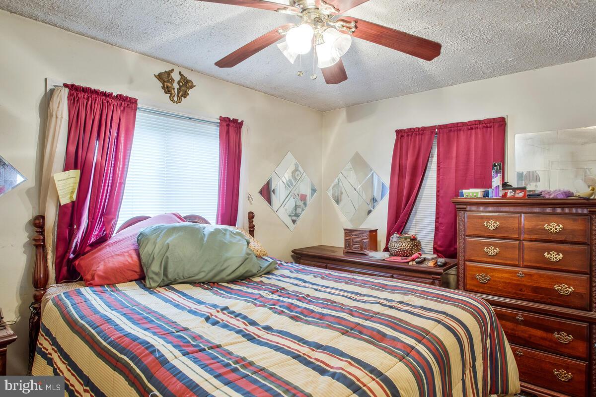 1303 DUNBAR OAKS DRIVE